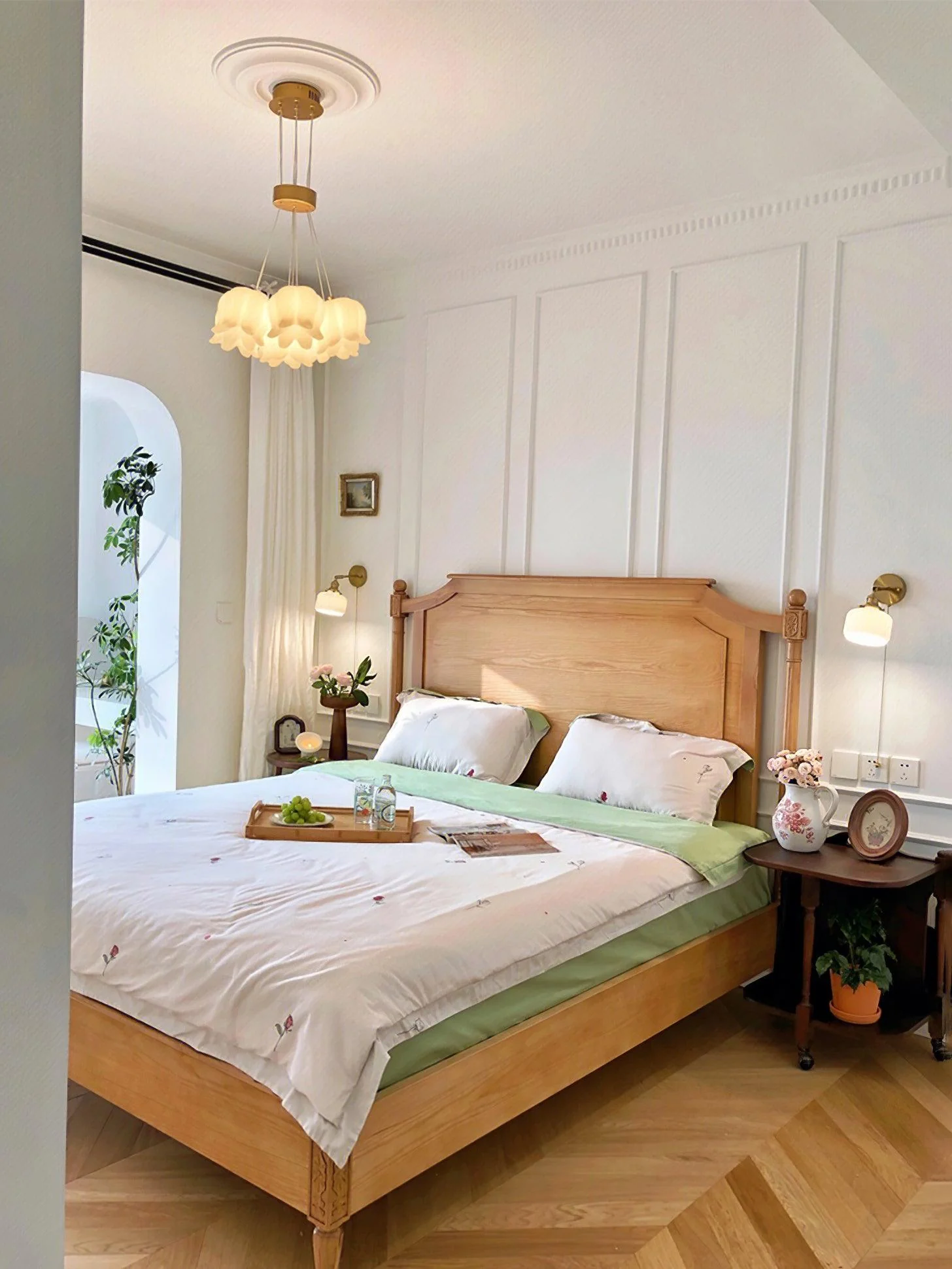 Elegant Floral Pendant Light - Image 33