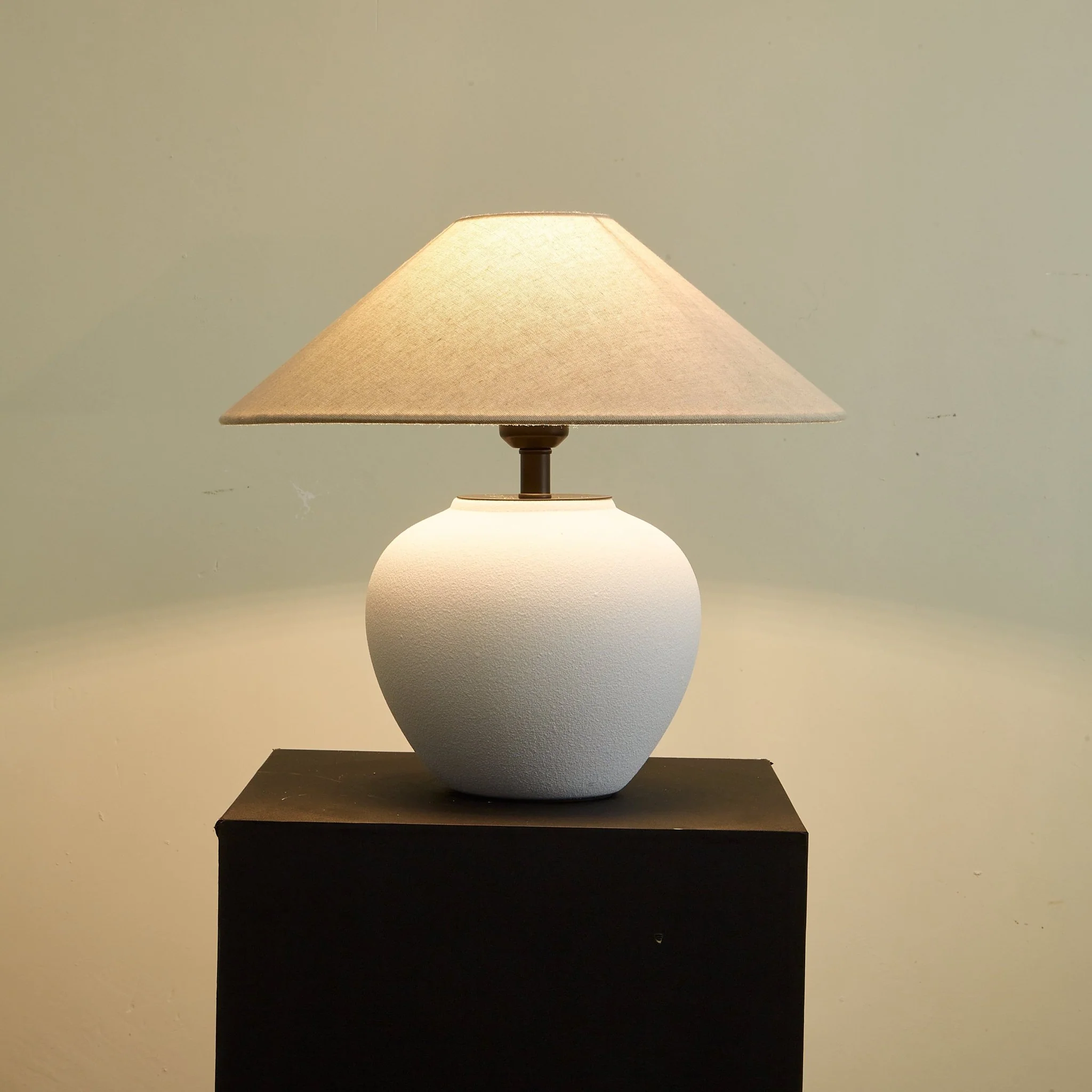 Erison Ceramic Table Lamp - Image 2
