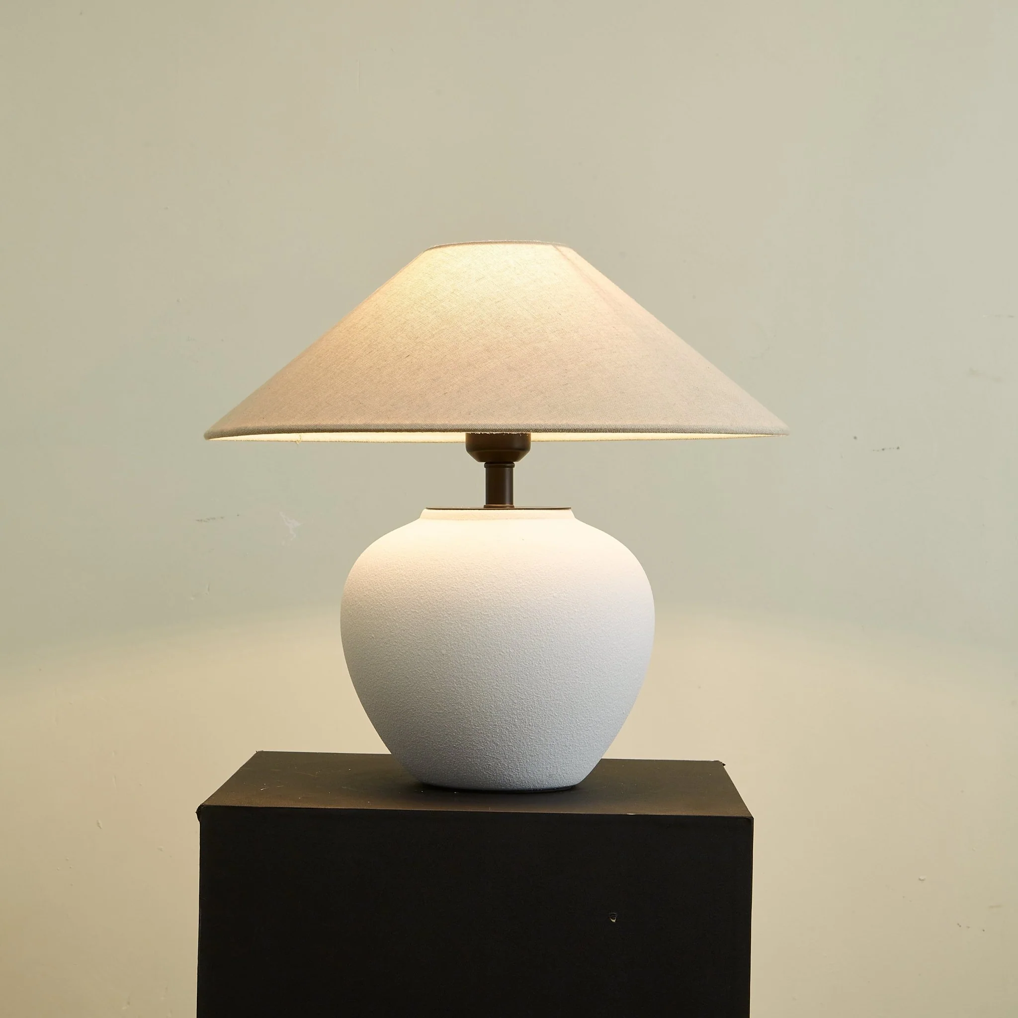 Erison Ceramic Table Lamp - Image 3