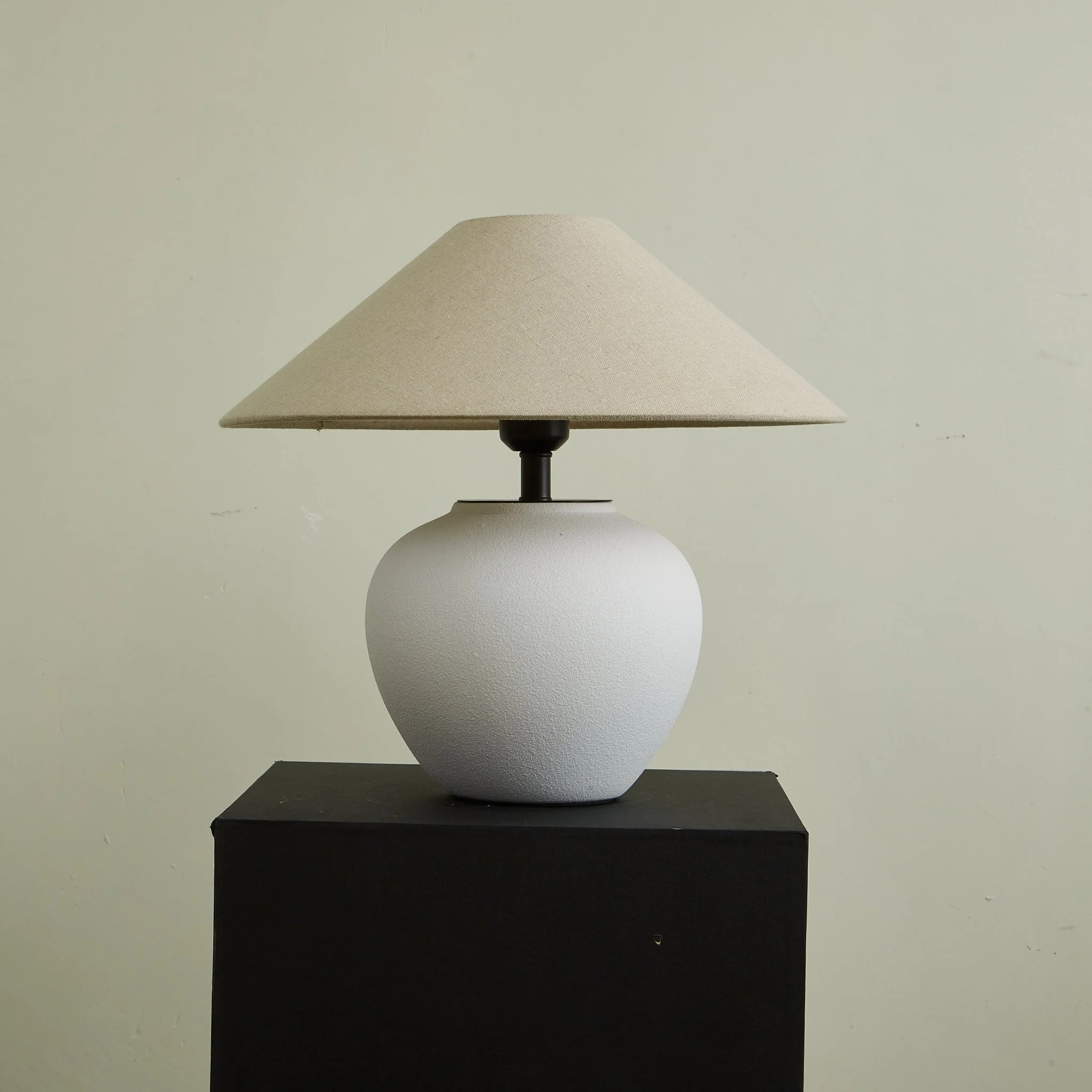 Erison Ceramic Table Lamp - Image 5
