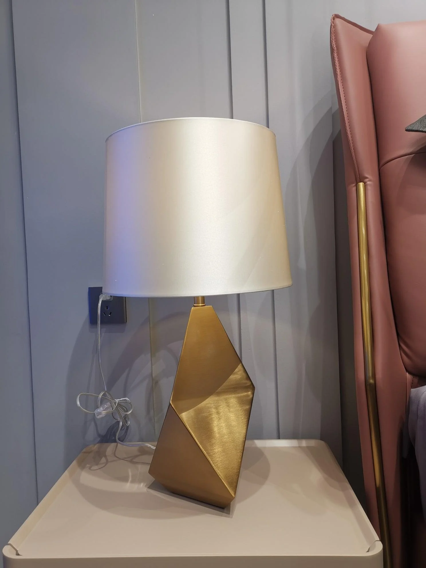 Faceted Table Light - Image 8