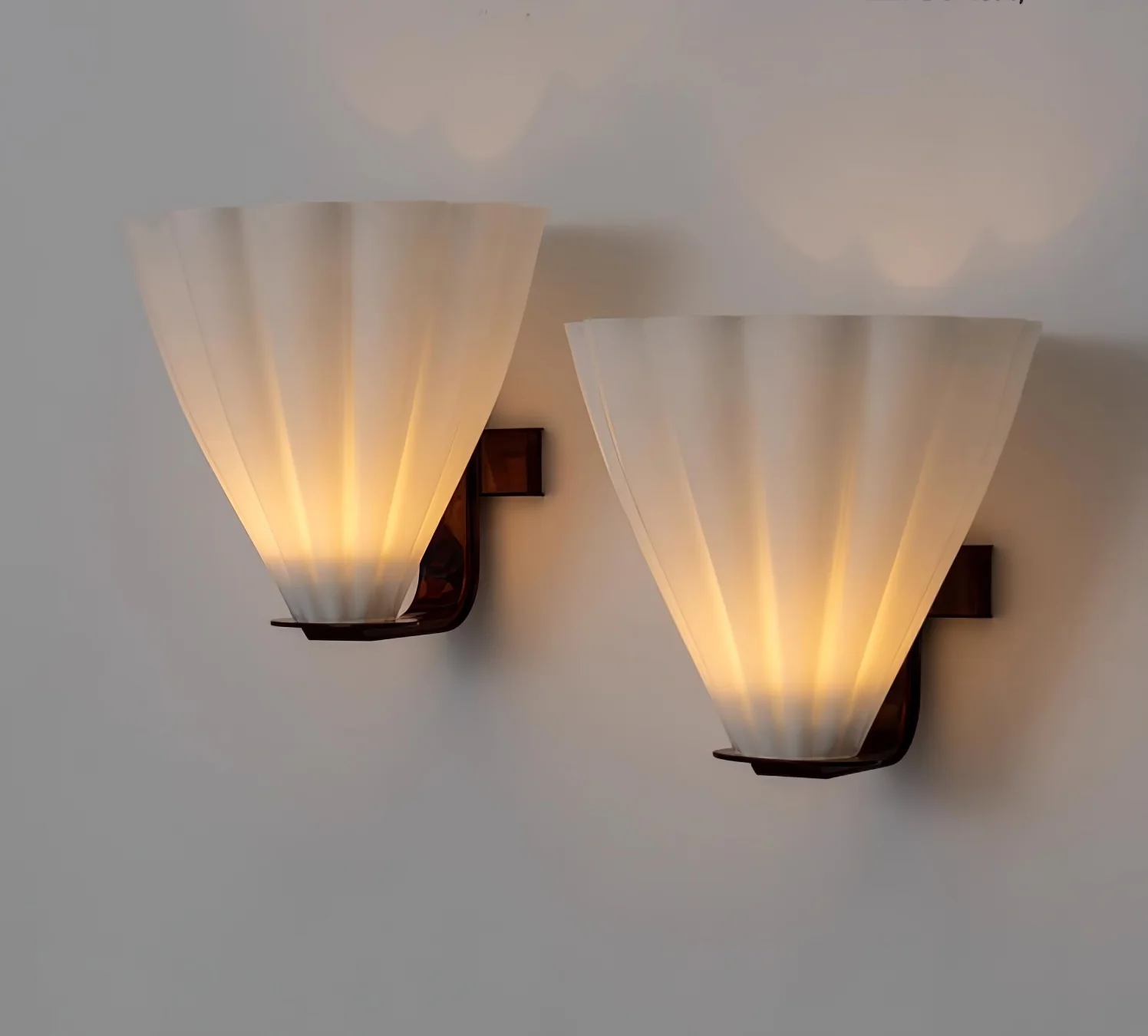 Fan Shaped Glass Wall Sconce - Image 8