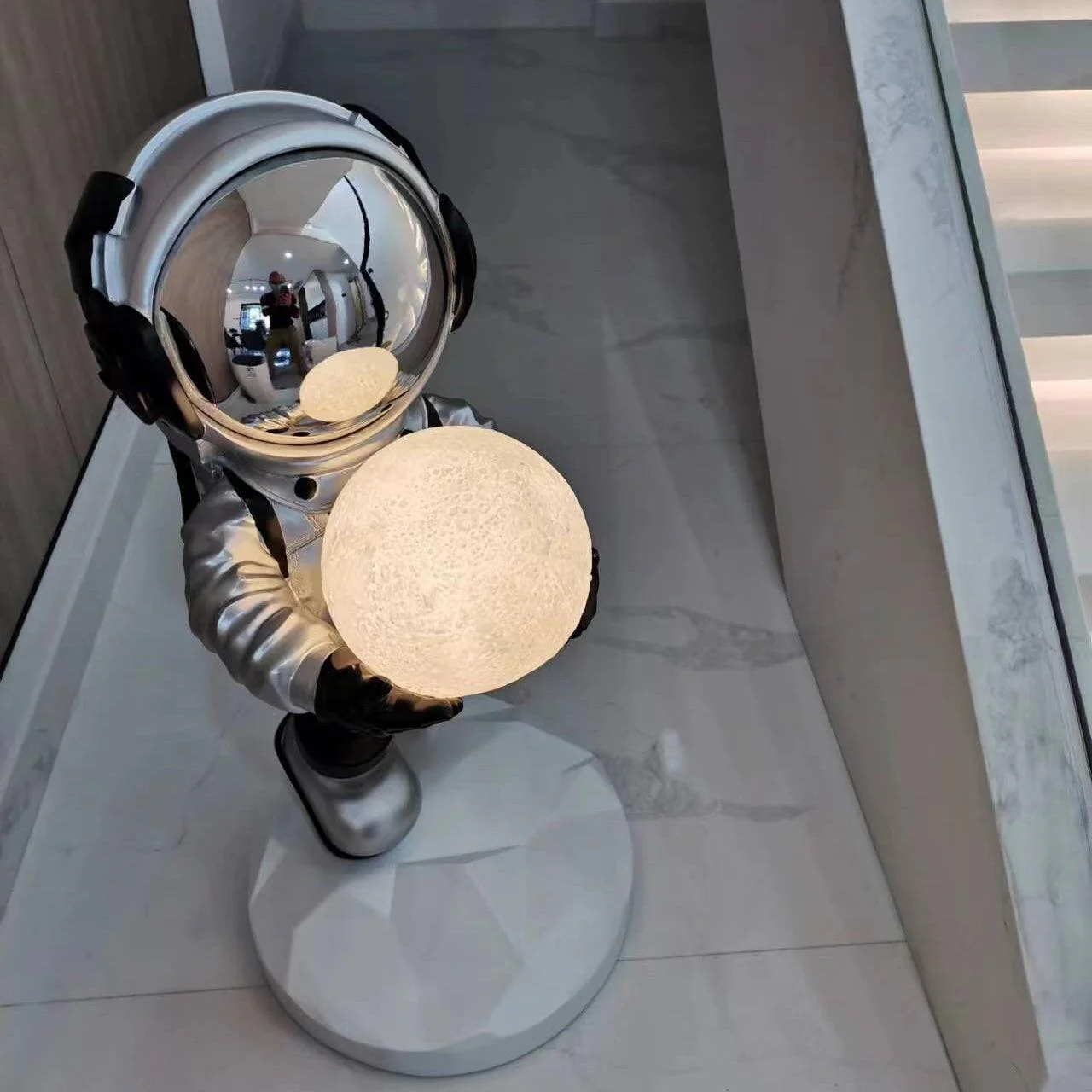 Fantasy Astronaut Floor Light - Image 16