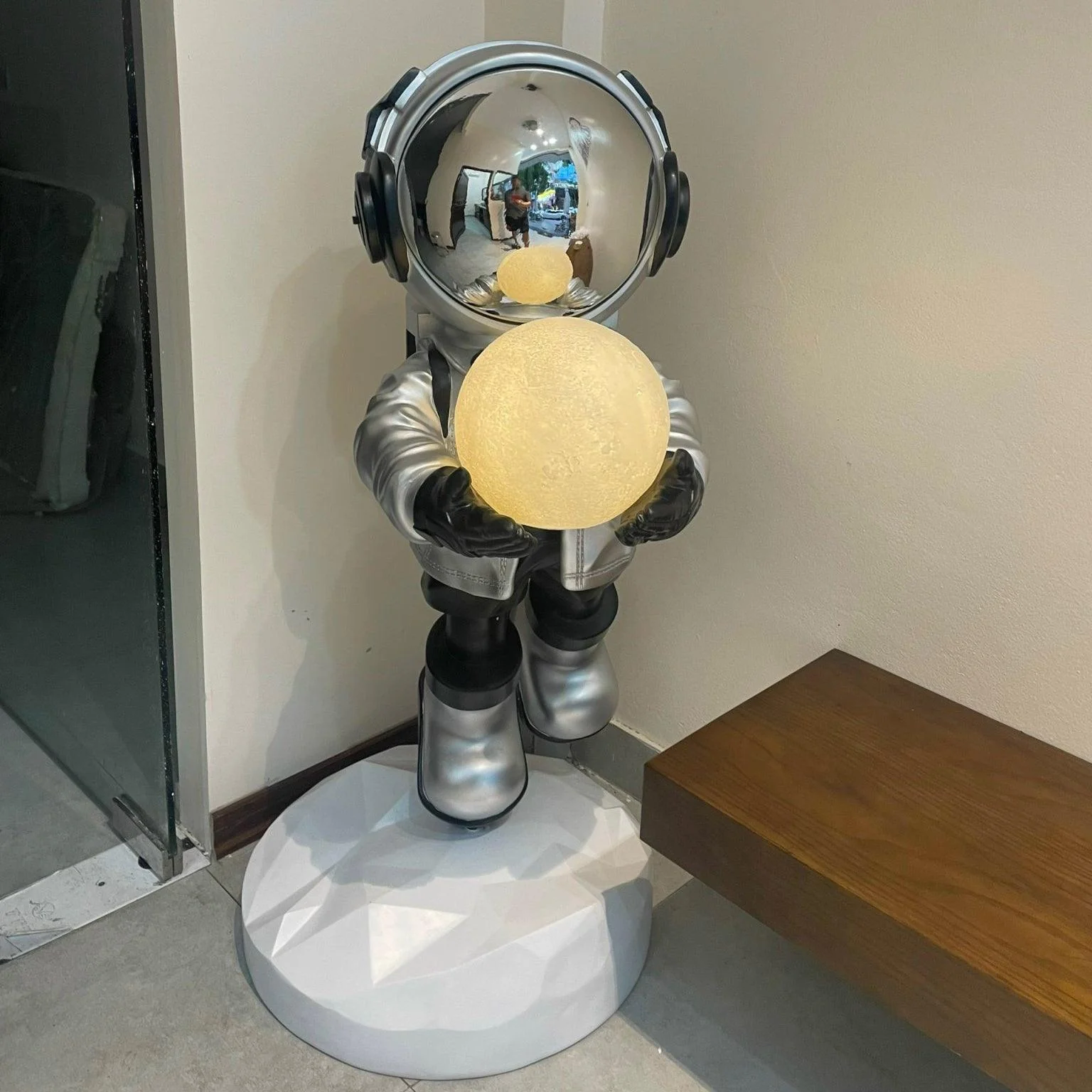Fantasy Astronaut Floor Light - Image 17