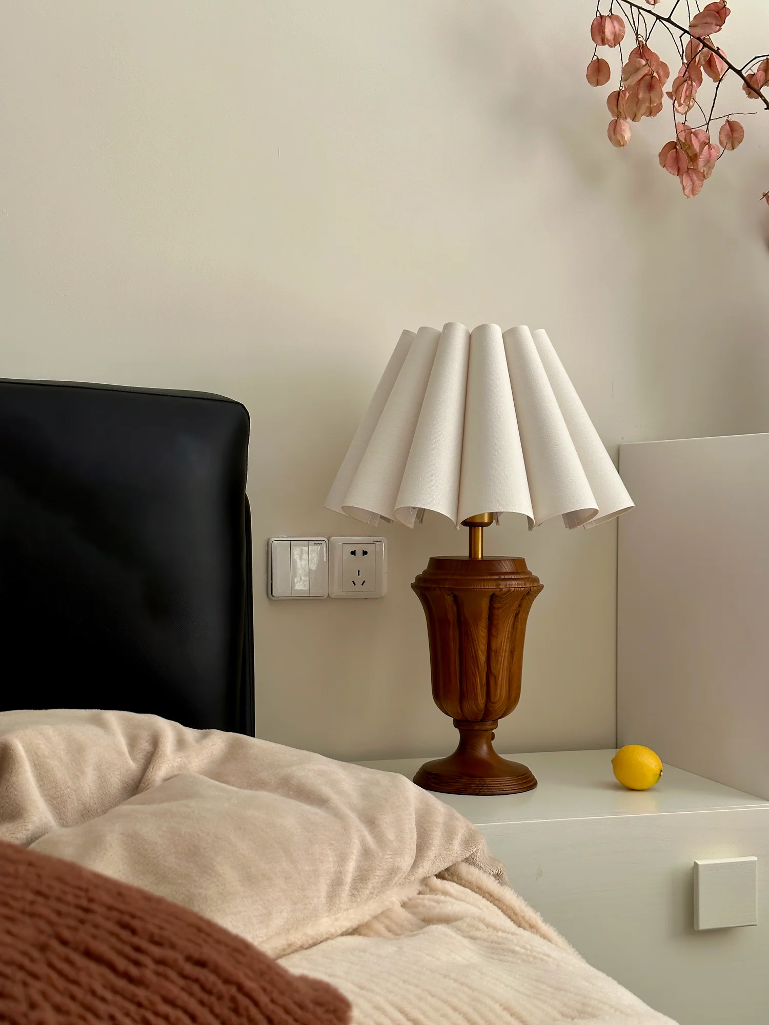 Florence Tulip Table Lamp - Image 12