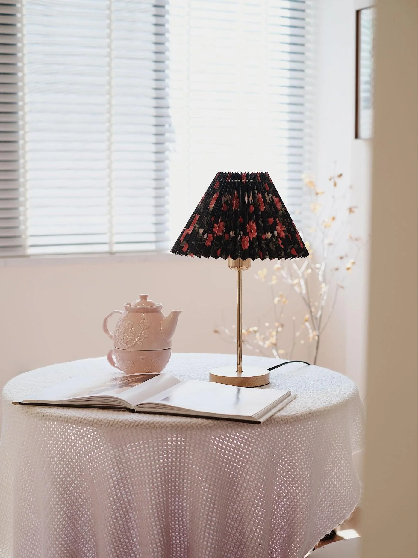 Flores Table Lamp - Image 10