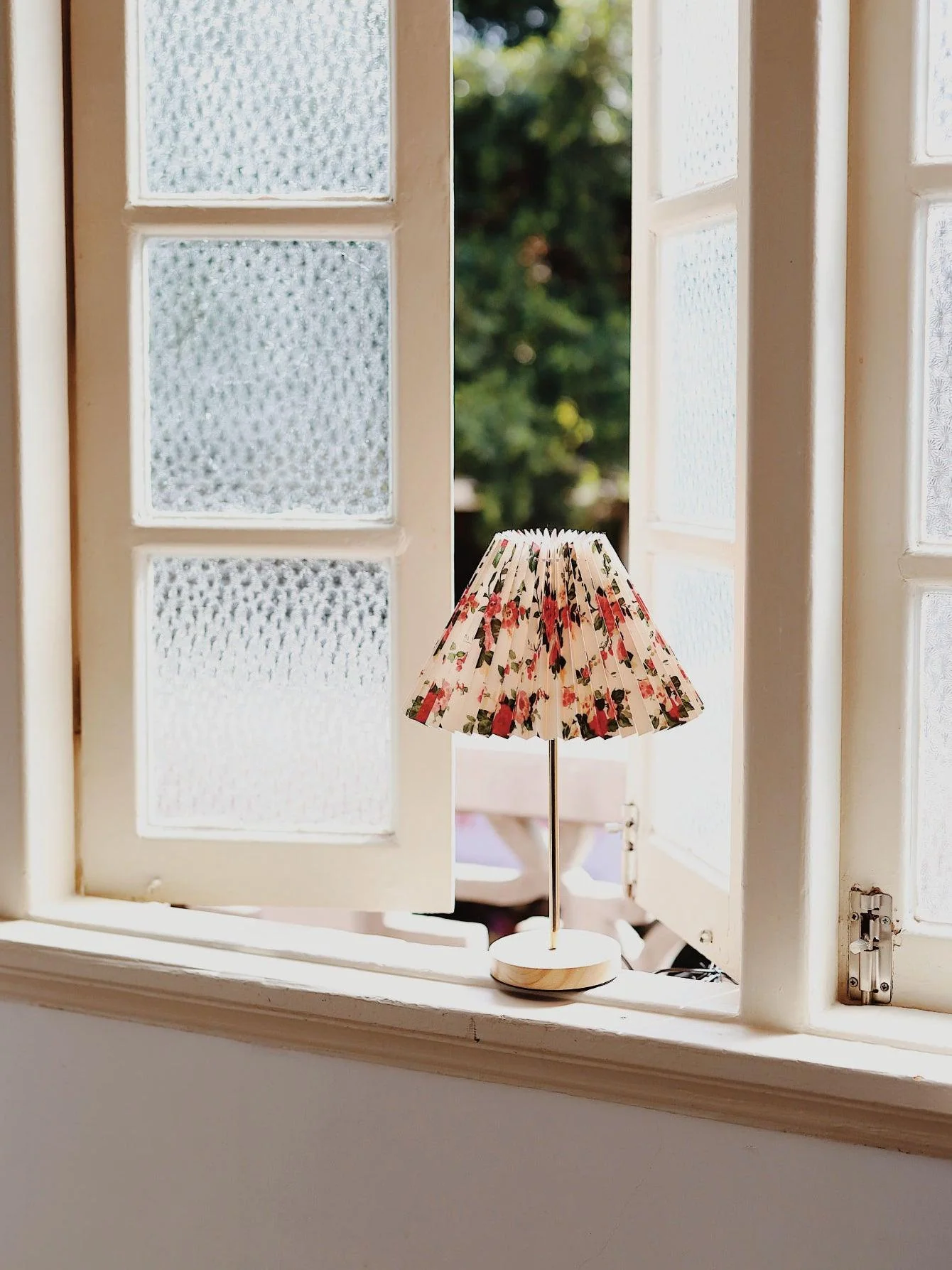 Flores Table Lamp - Image 17
