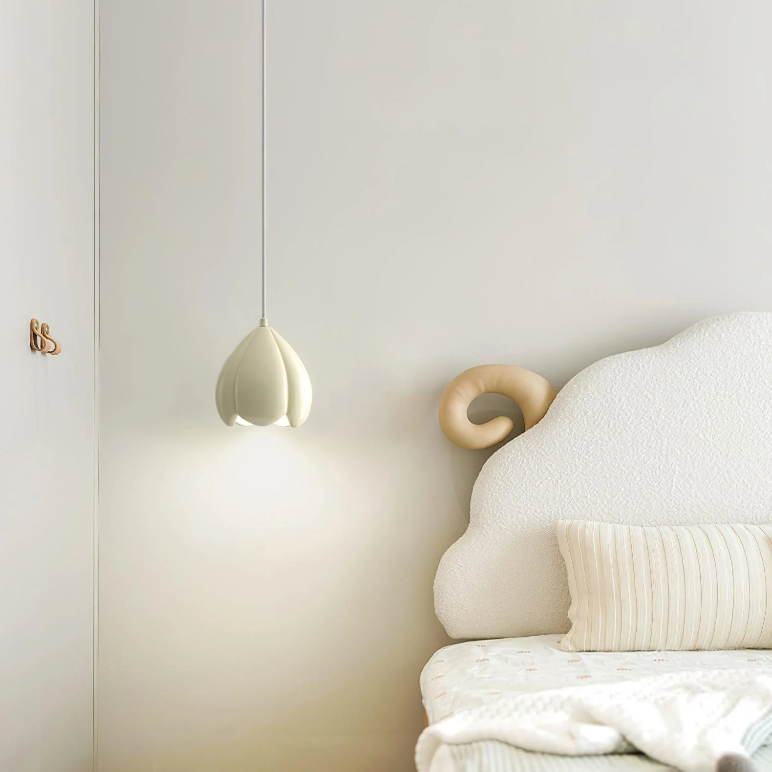 Flower Bud Pendant Lamp - Image 9
