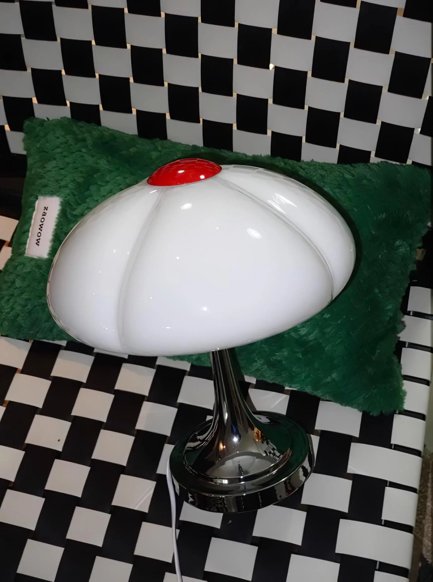 Flower Petal Table Lamp - Image 18