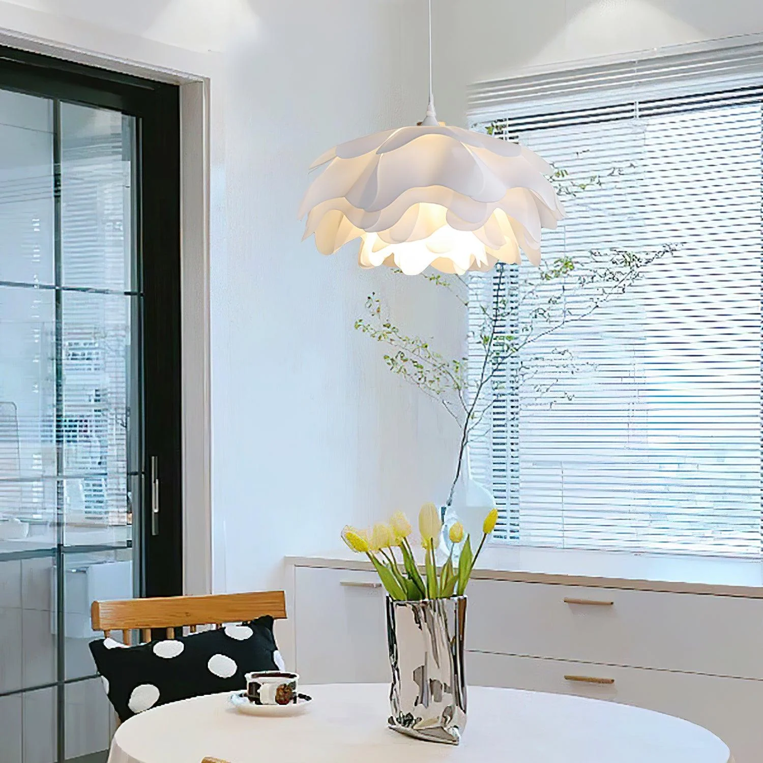 Flower Shaped White Pendant Lamp - Image 11