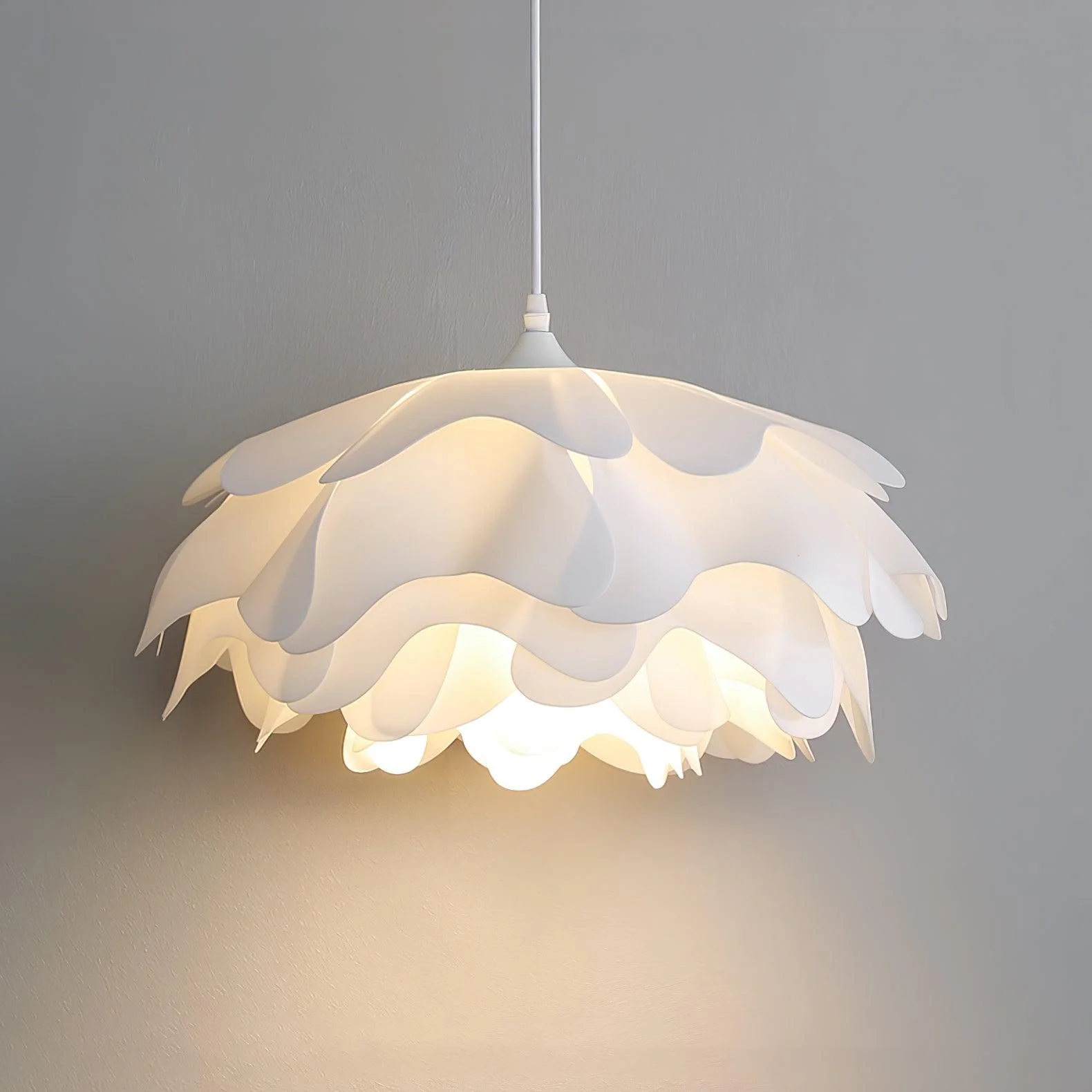 Flower Shaped White Pendant Lamp - Image 25