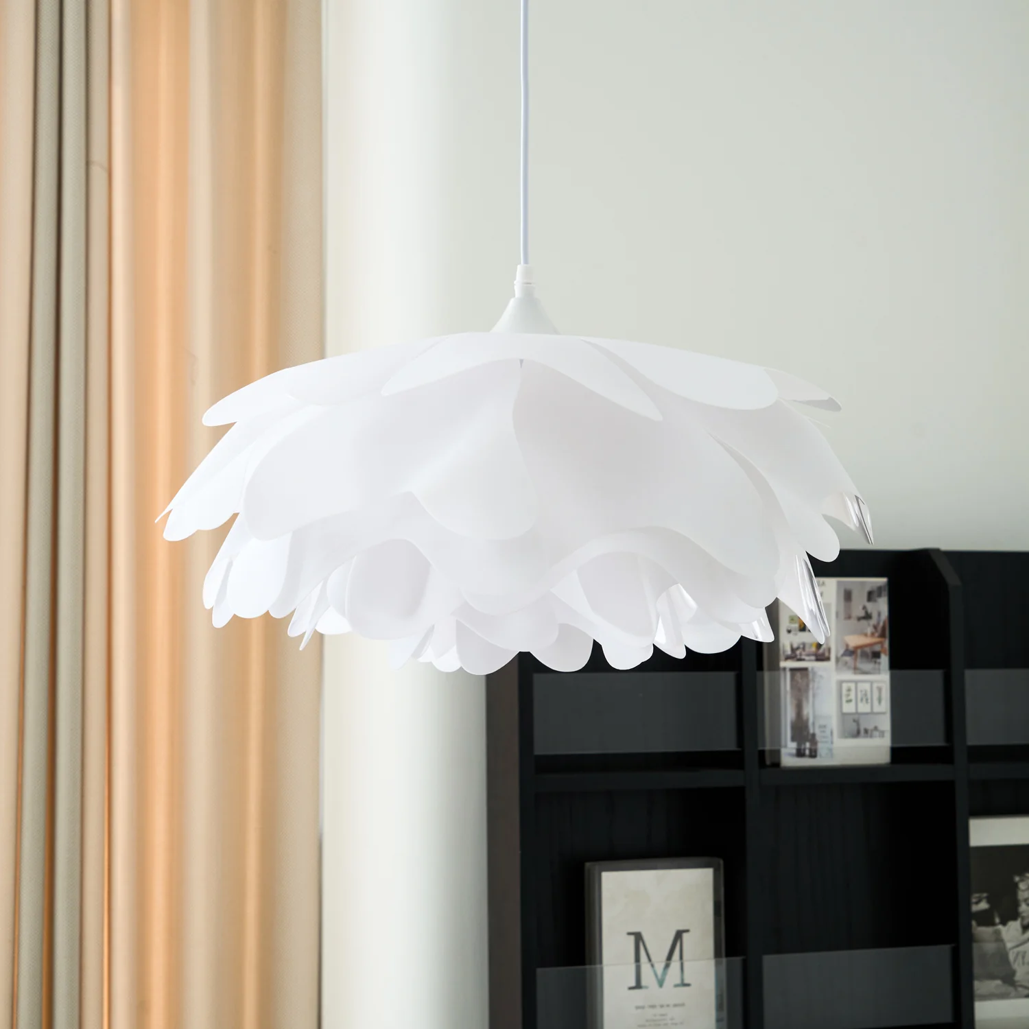 Flower Shaped White Pendant Lamp - Image 3