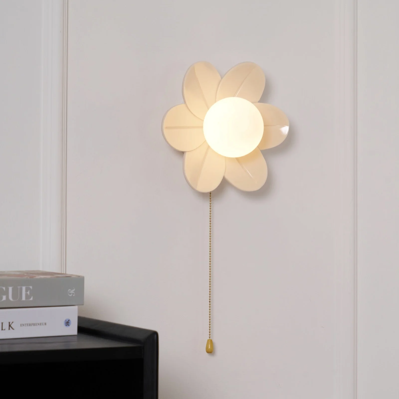 Flowers Wall Lamp - Image 3