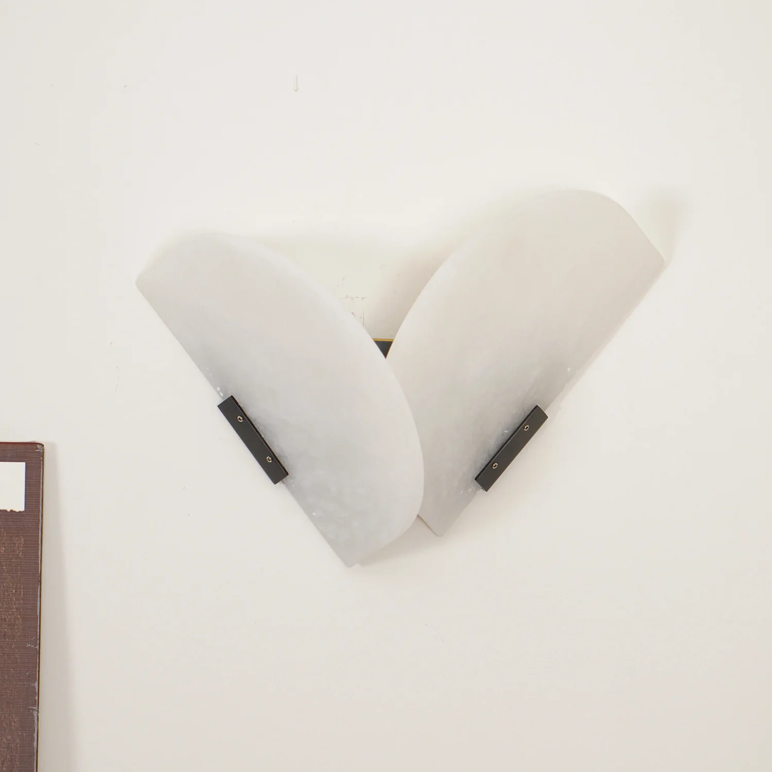 Fly Gaby Alabaster Wall Lamp - Image 15