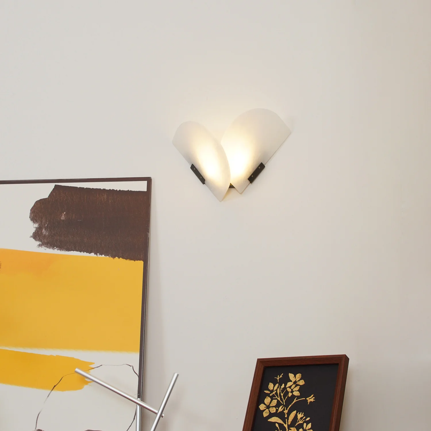 Fly Gaby Alabaster Wall Lamp - Image 5