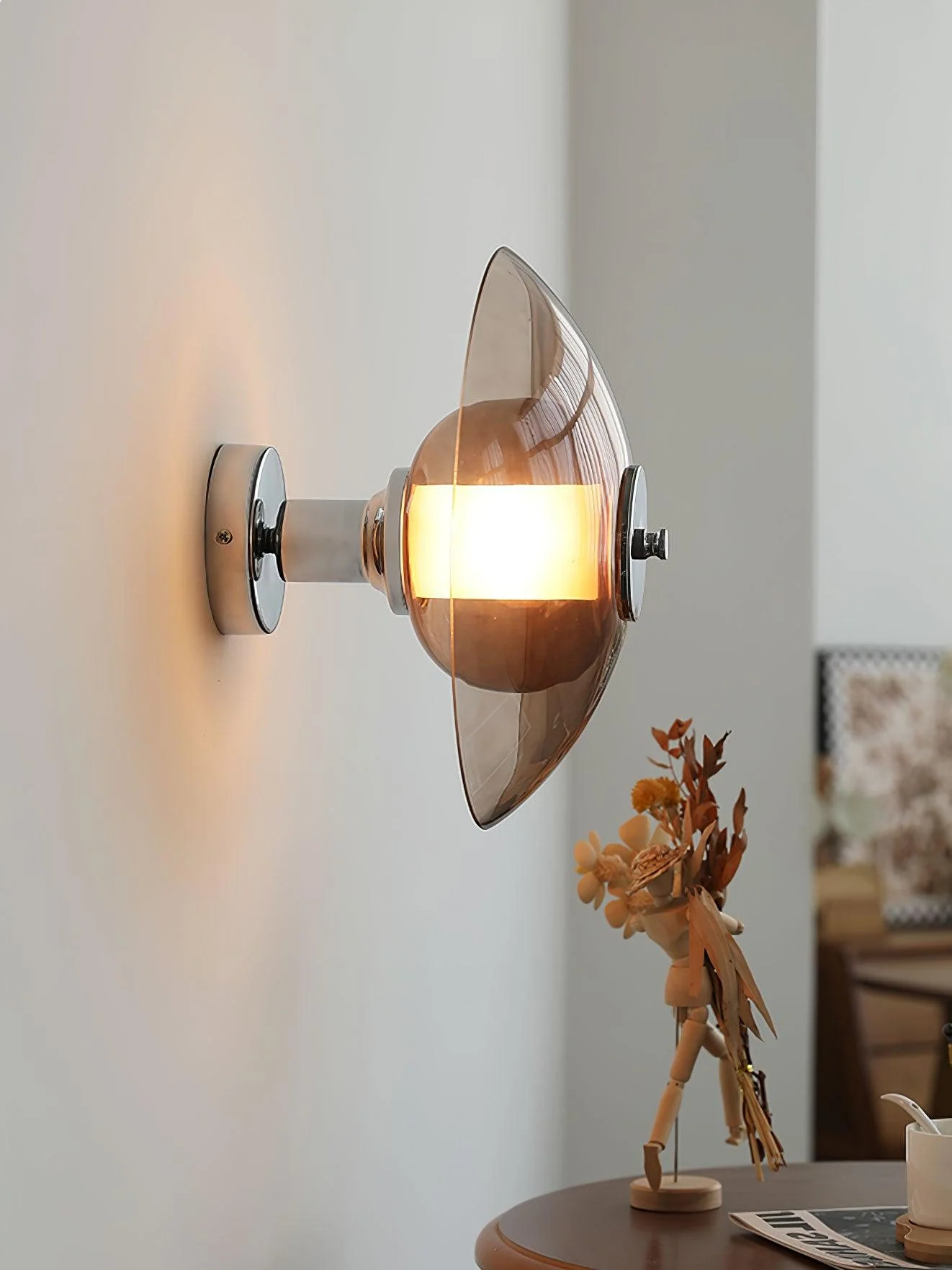 Flying Saucer Plug-in Wall Light - Image 14
