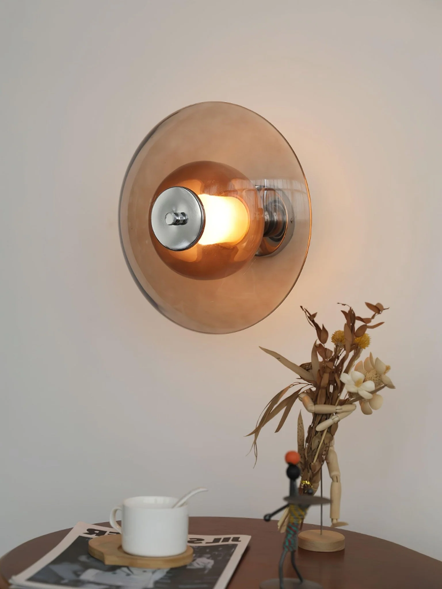 Flying Saucer Plug-in Wall Light - Image 3