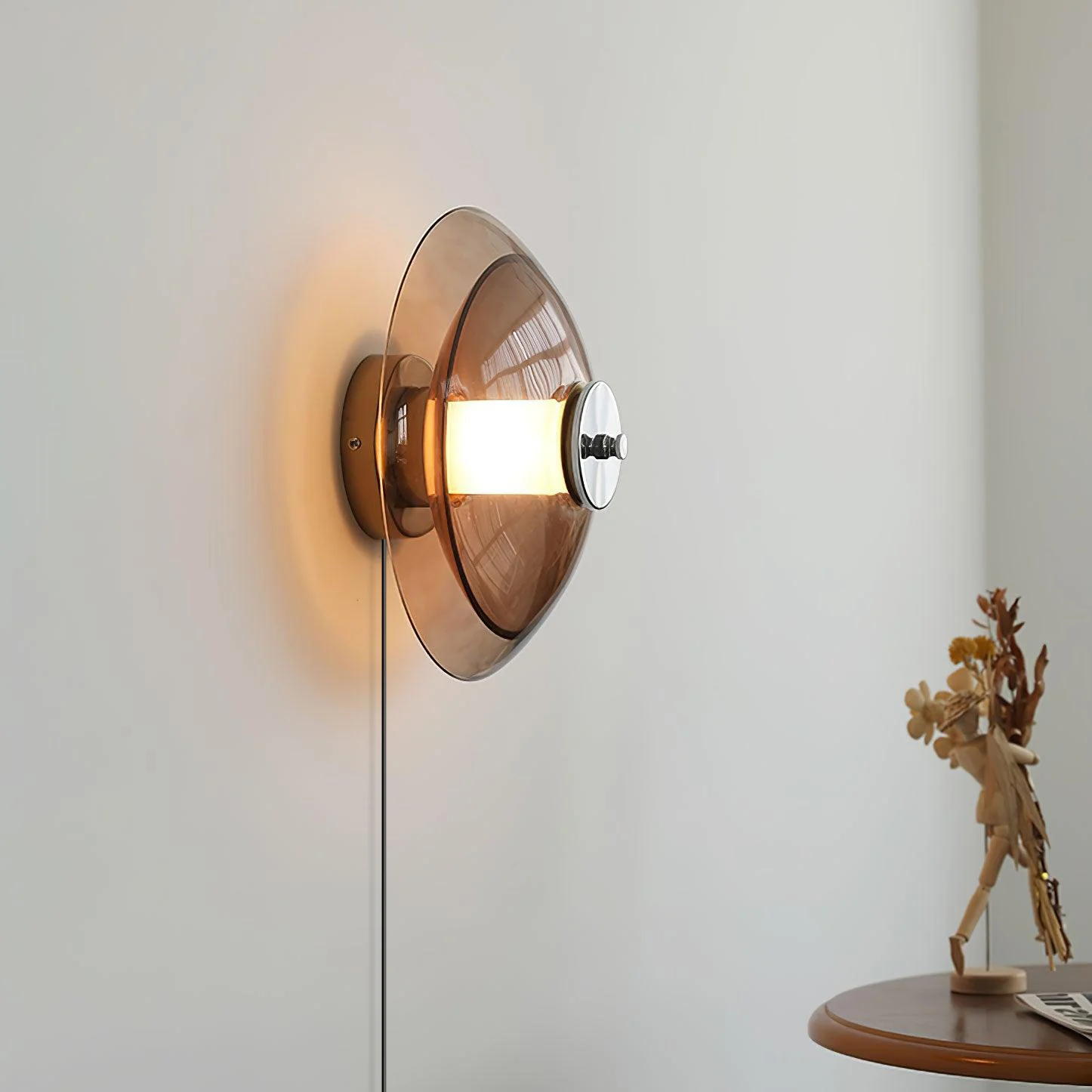 Flying Saucer Plug-in Wall Light - Image 9