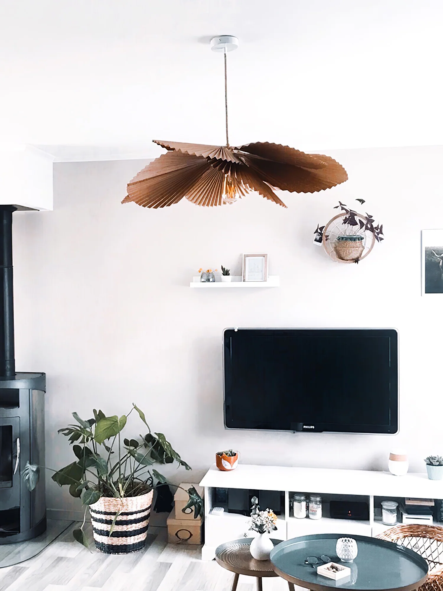 Folded Leaf Lotus Pendant Lamp - Image 25