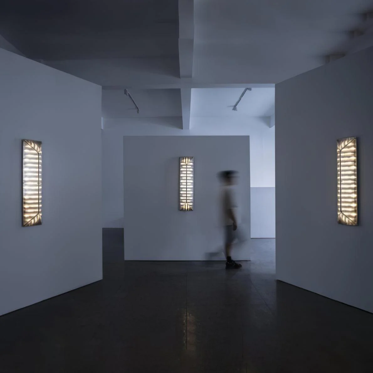 Fragment Wall Lamp - Image 9