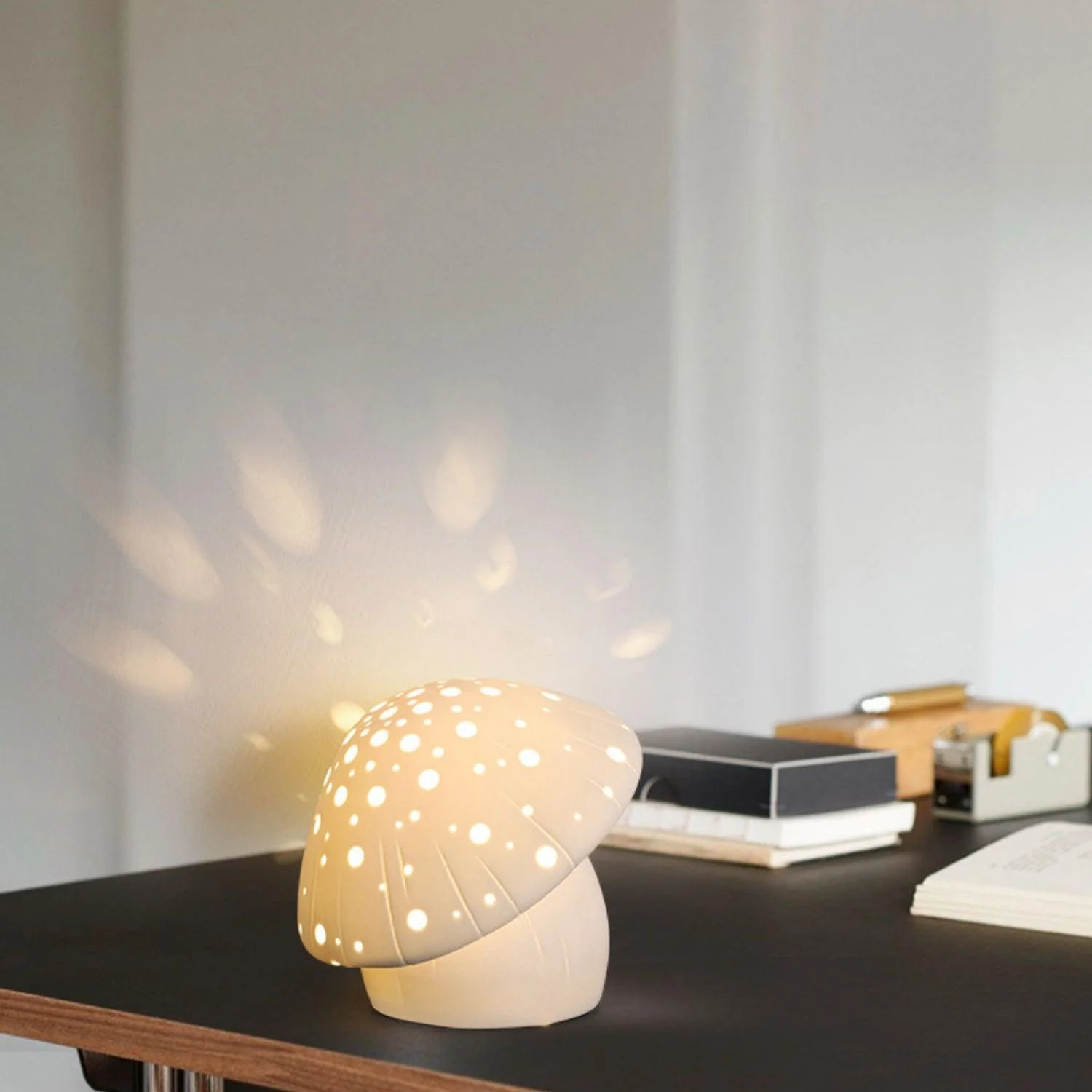 Fungo White Table Lamp - Image 10