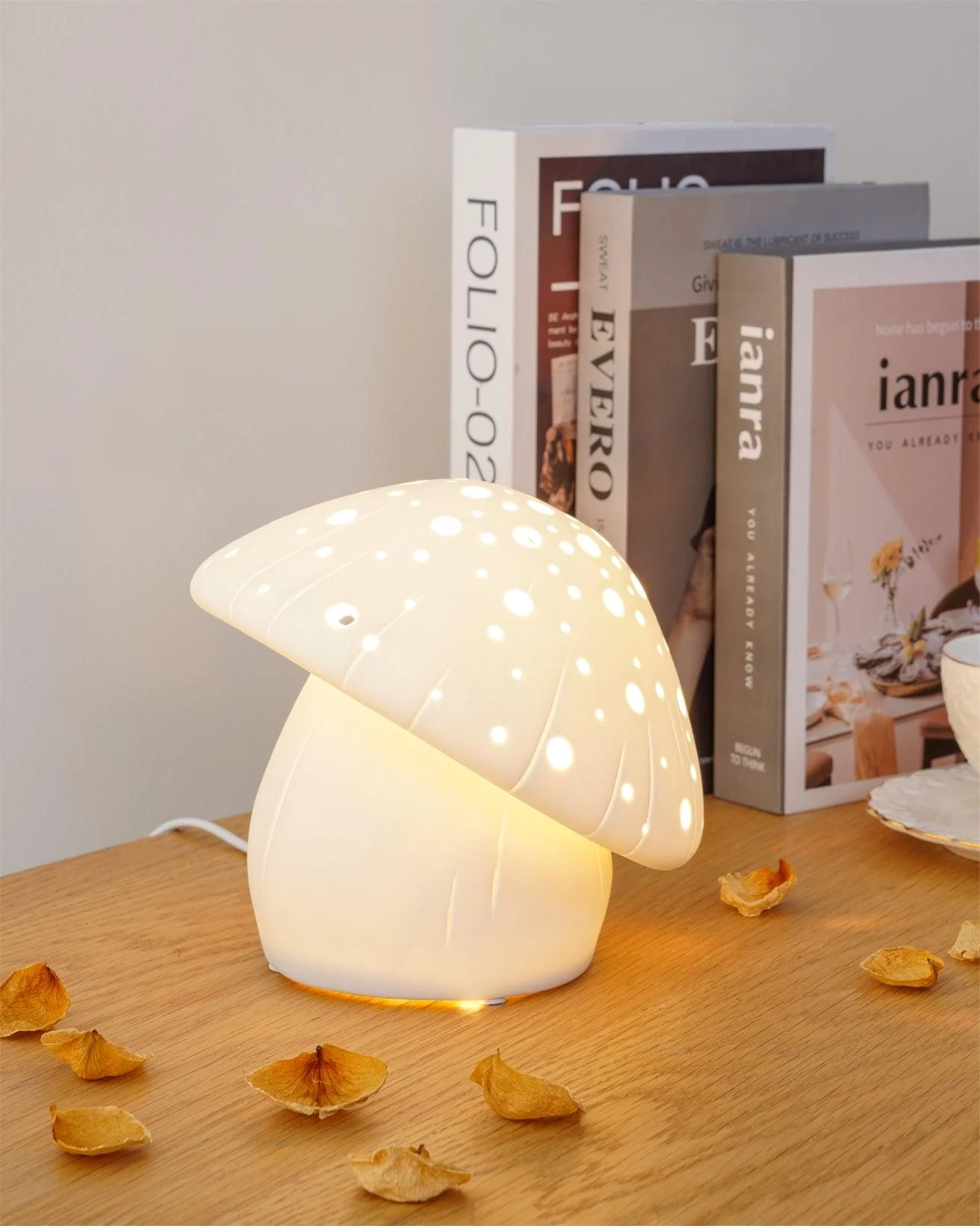 Fungo White Table Lamp - Image 9