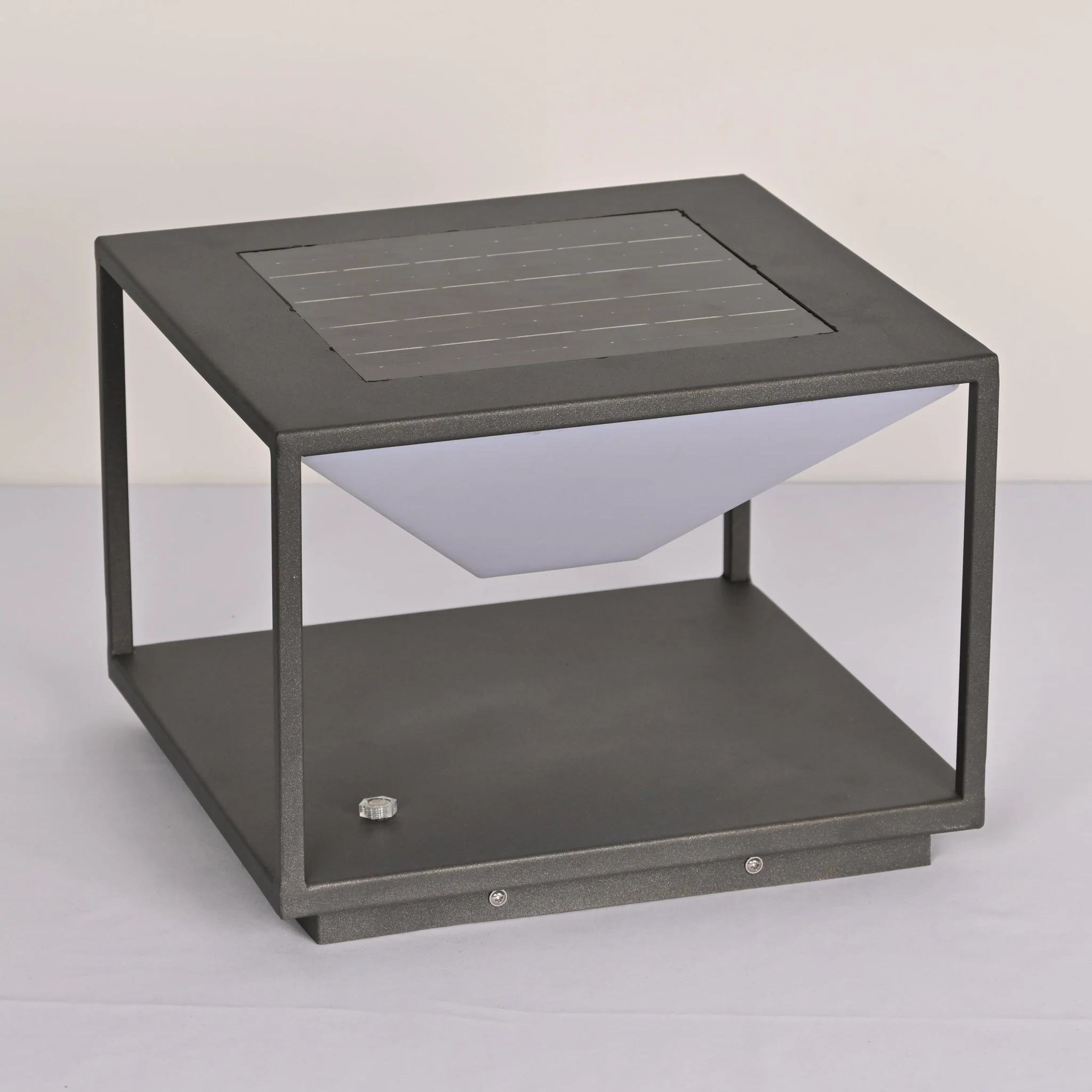 Geo Frame Solar Outdoor Light - Image 10