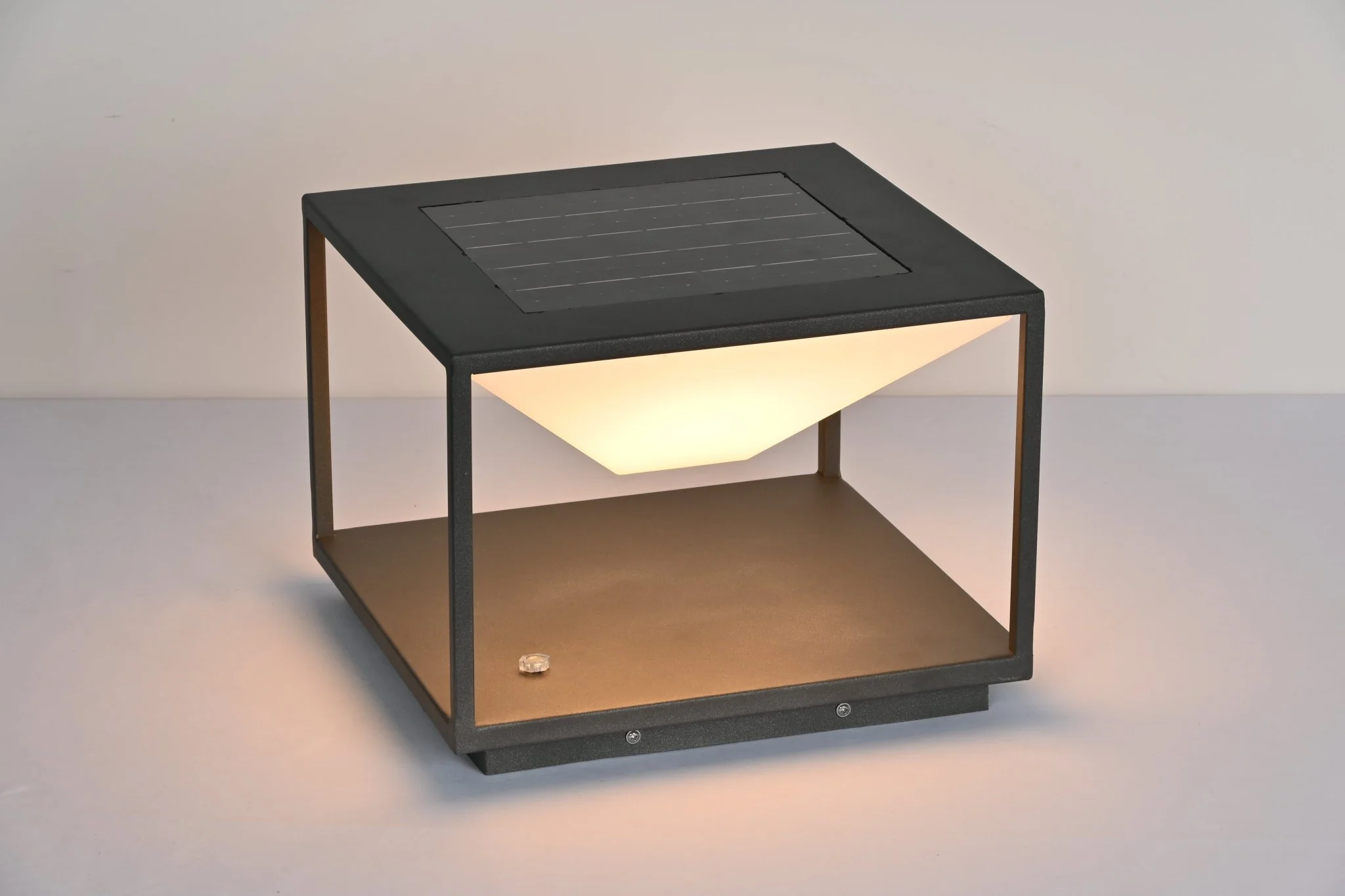 Geo Frame Solar Outdoor Light - Image 11