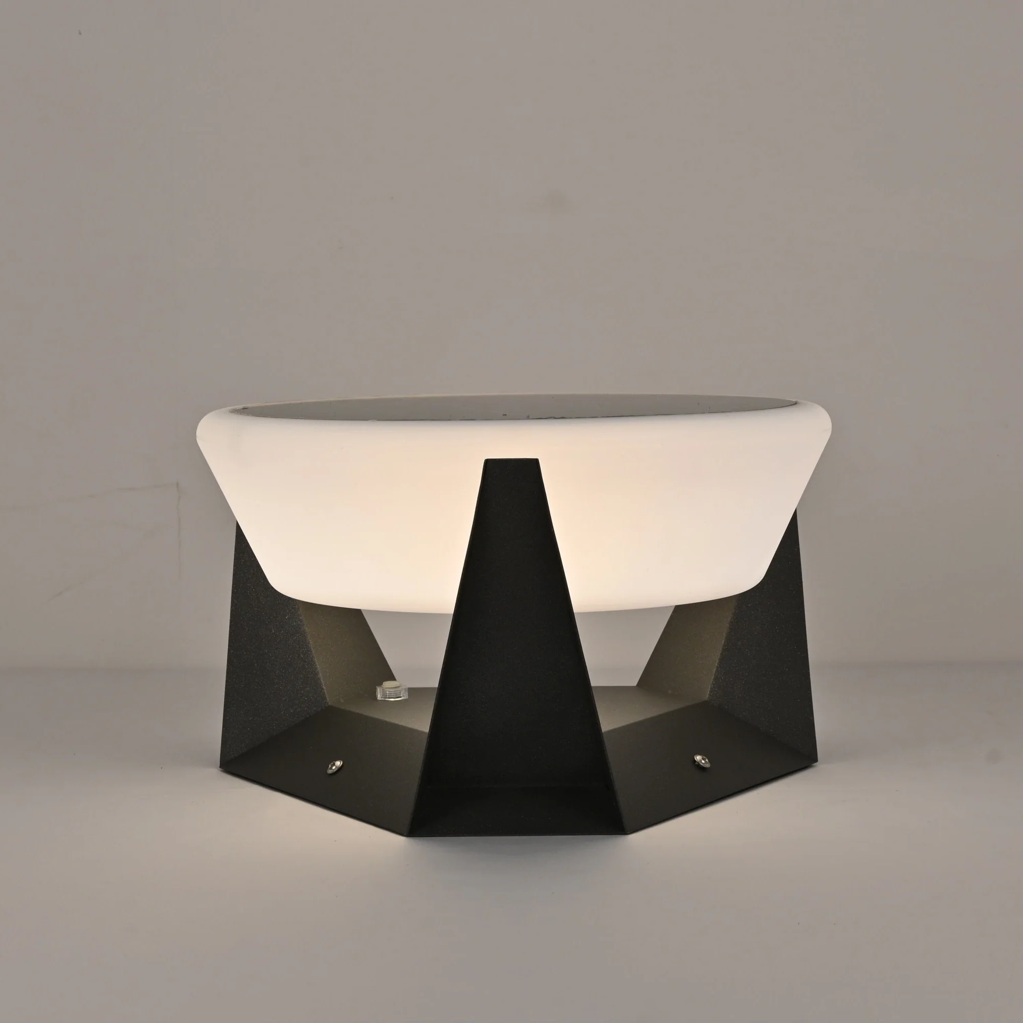 Geobase Solar Outdoor Light - Image 19