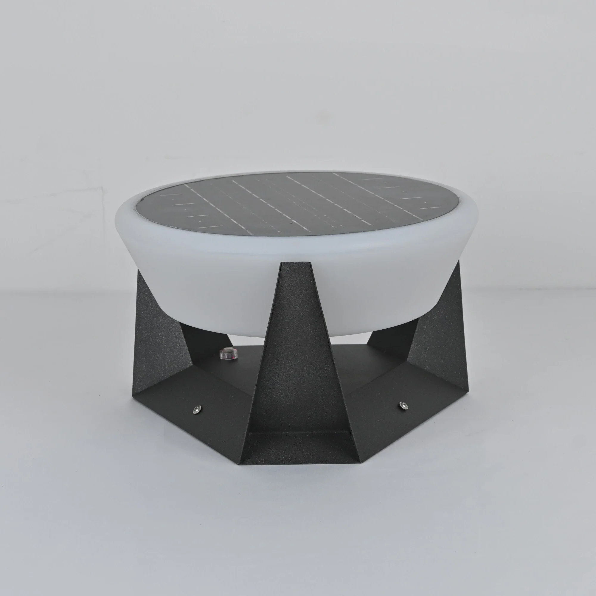 Geobase Solar Outdoor Light - Image 3