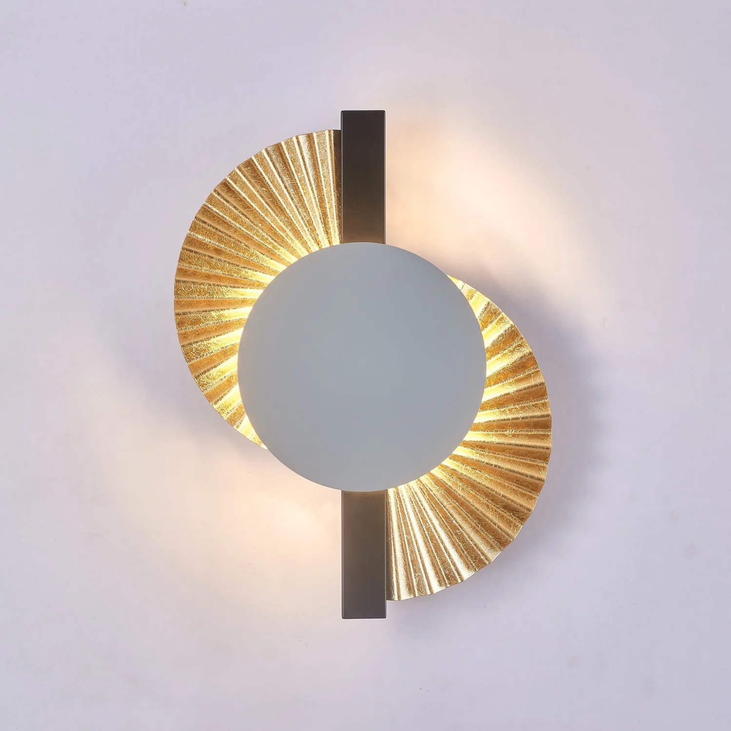 Gilded Fan Wall Lamp - Image 6