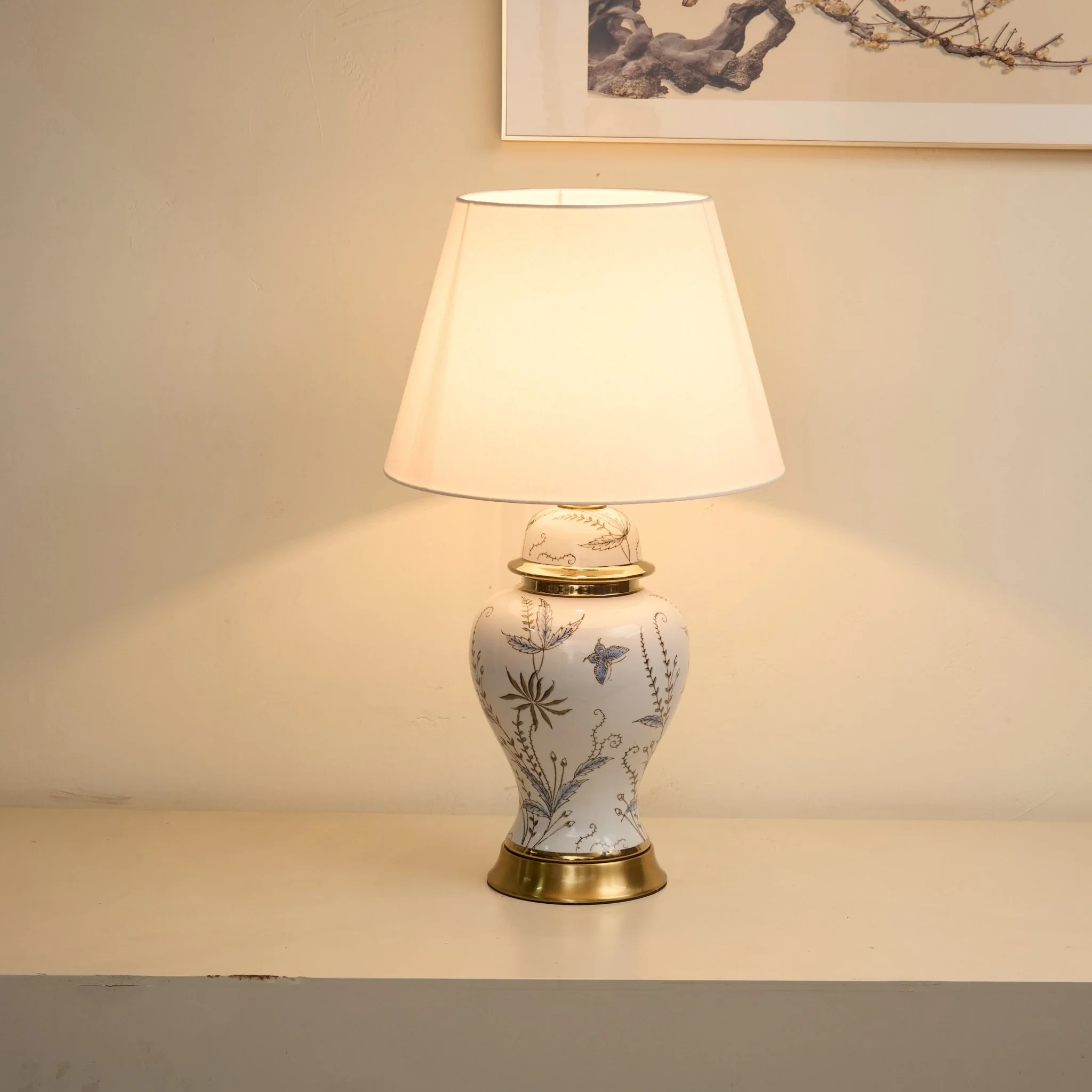 Gilt Accented Ceramic Table Lamp - Image 3