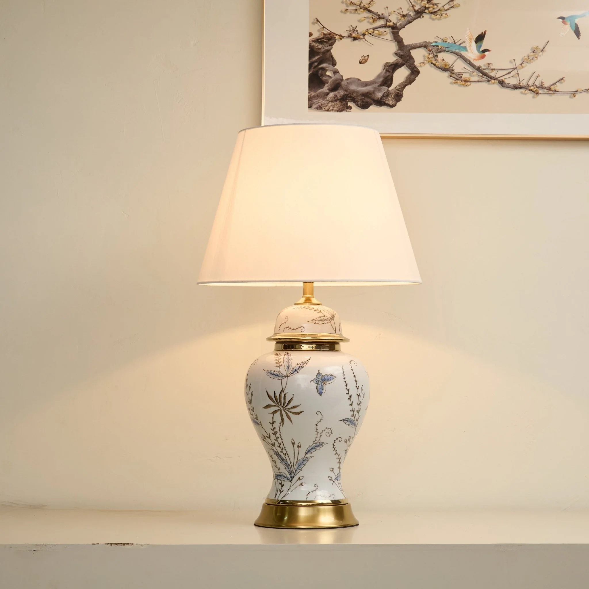 Gilt Accented Ceramic Table Lamp - Image 4