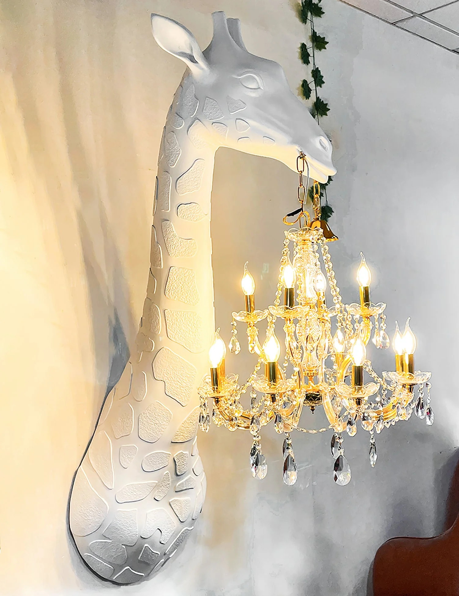 Giraffe Royale Wall Lamp - Image 10