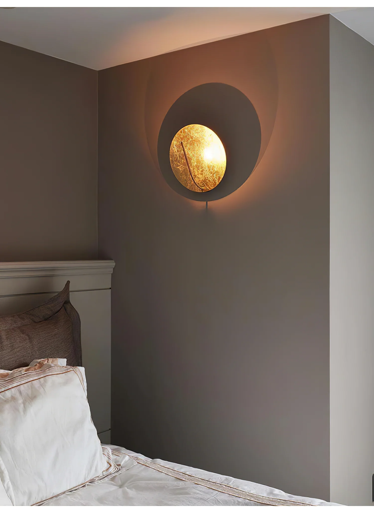 Golden Aura Wall Light - Image 3