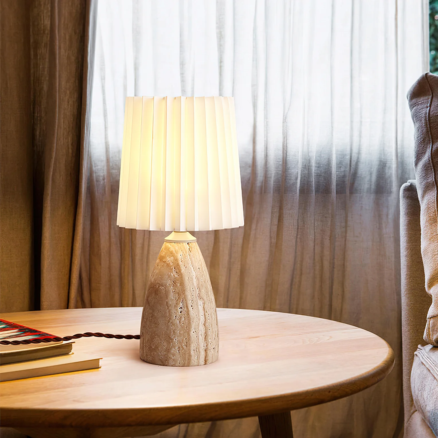 Gusnow Table Lamp - Image 3