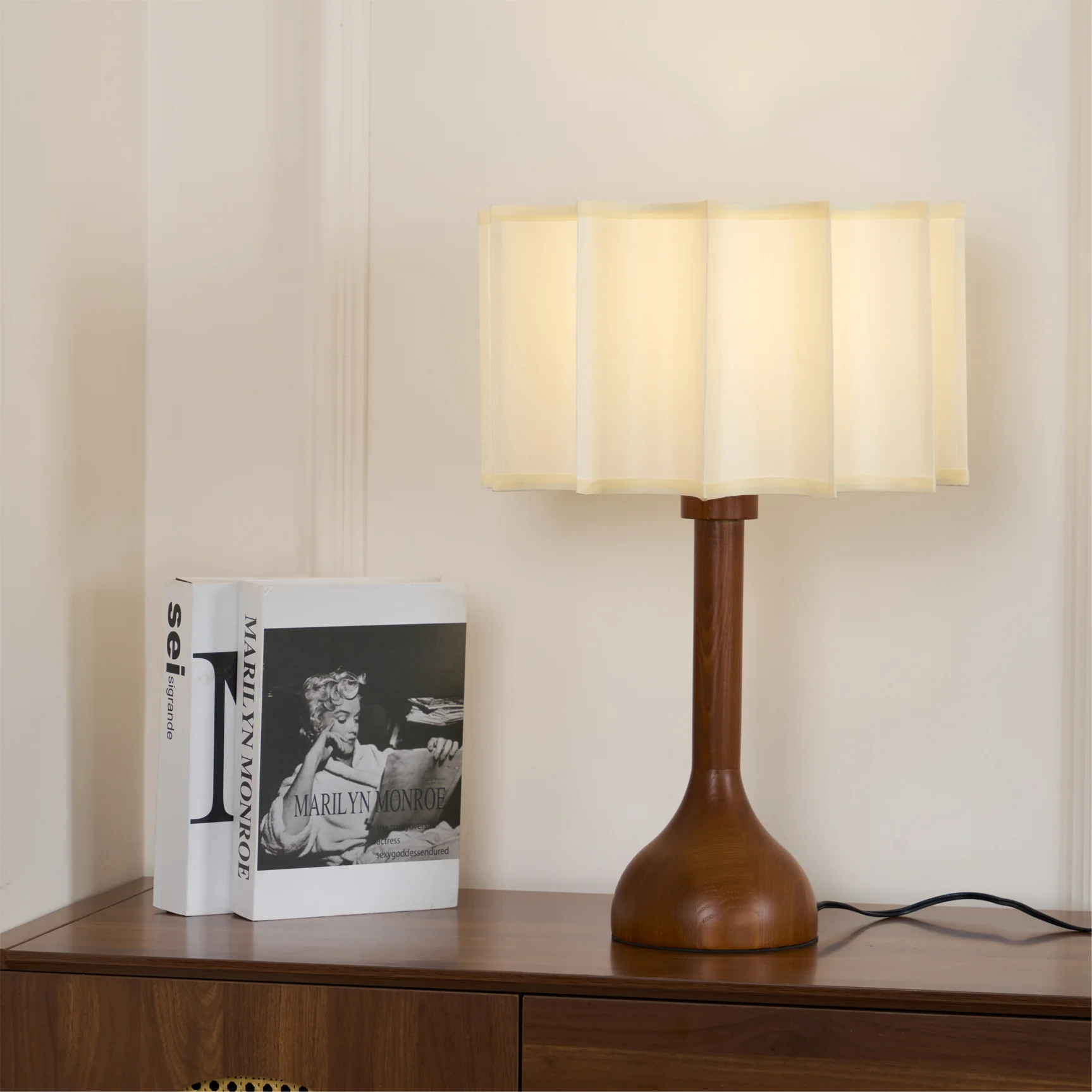 Hakka Table Lamp - Image 4