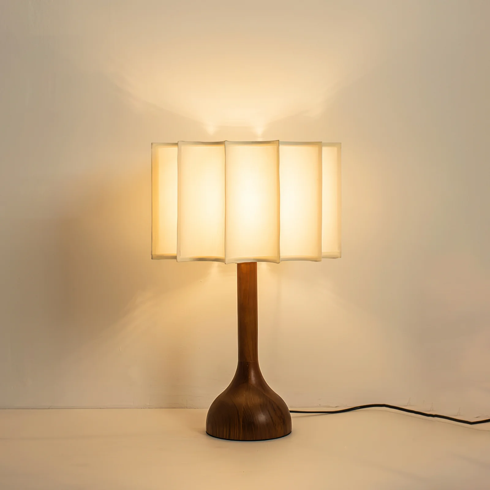 Hakka Table Lamp - Image 6