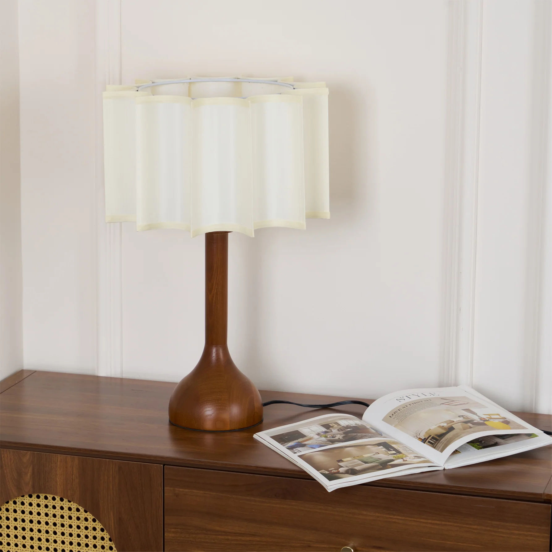 Hakka Table Lamp - Image 7