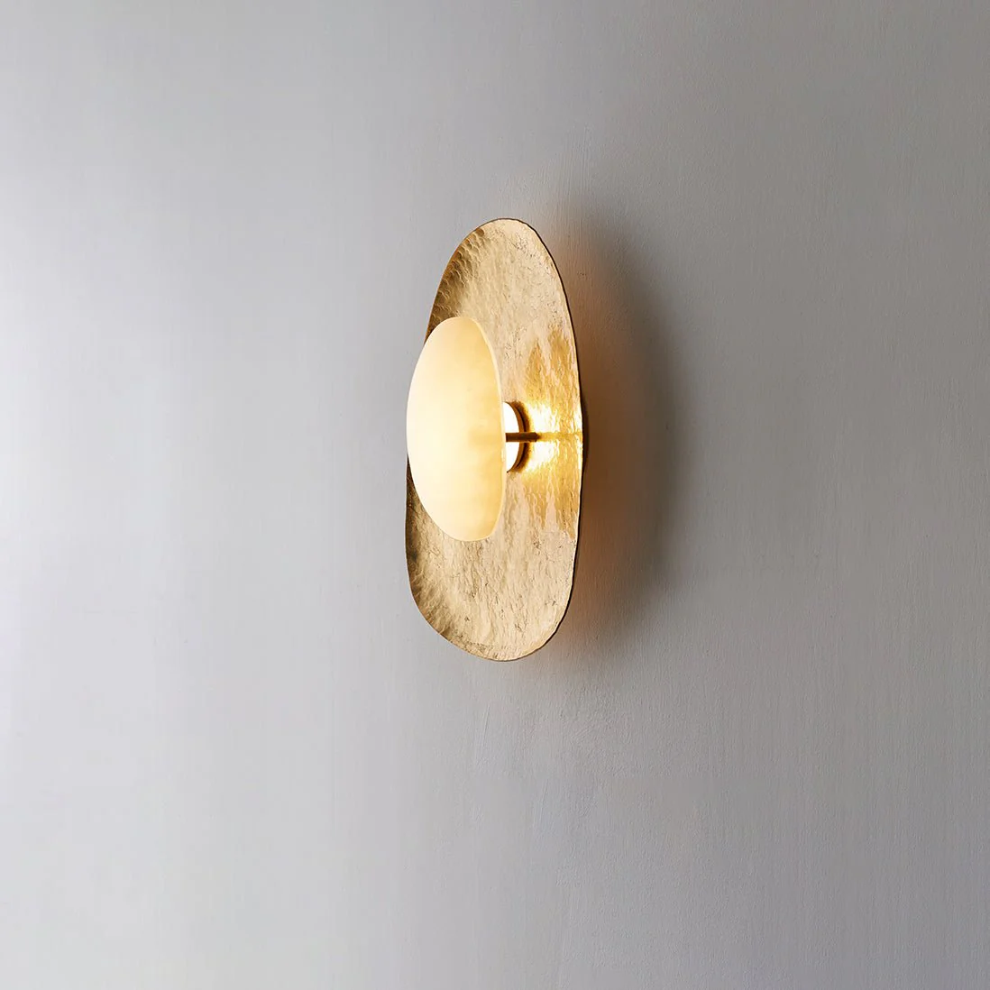 Haloform Aurea Alabaster Wall Lamp - Image 8