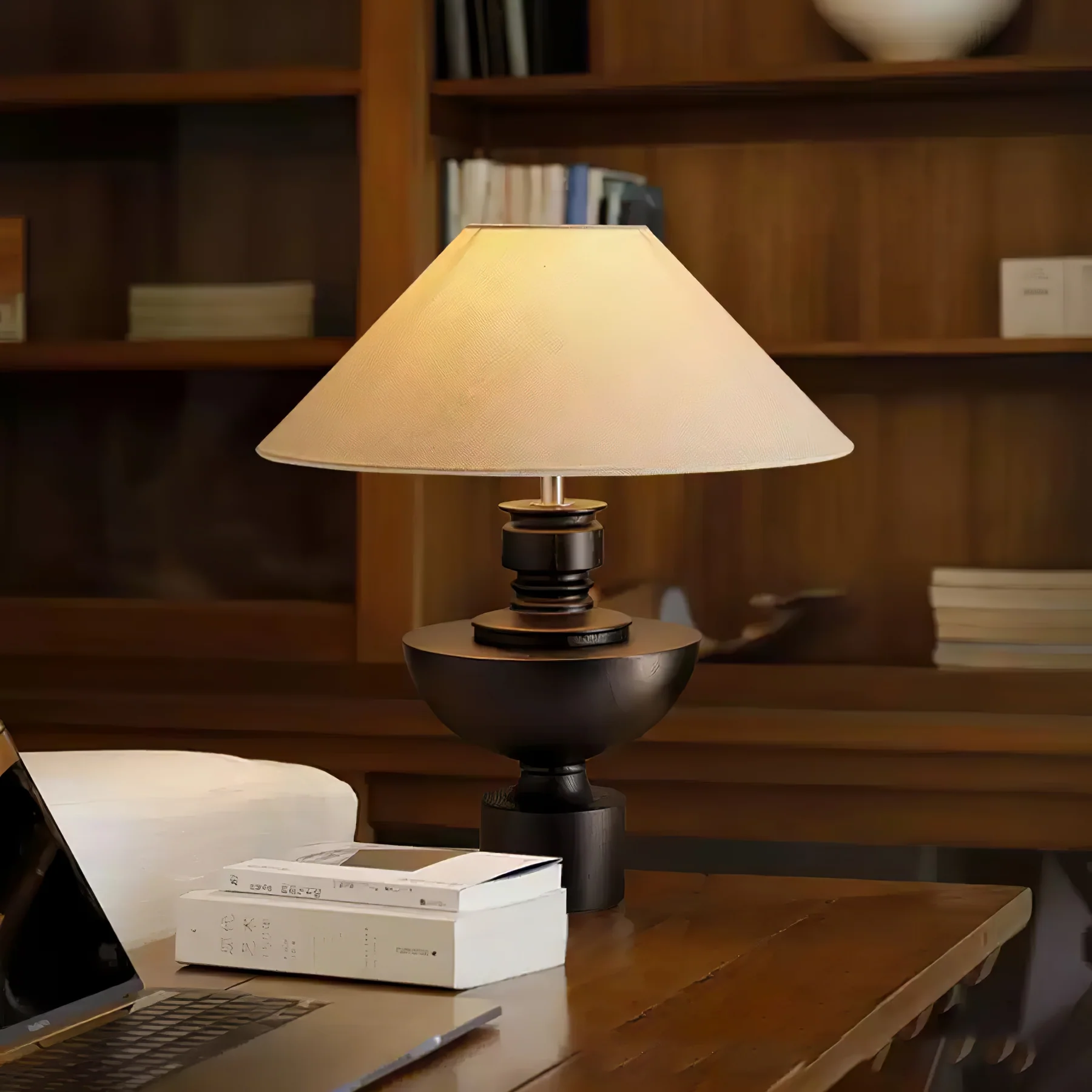Helios Vase Table Lamp - Image 3