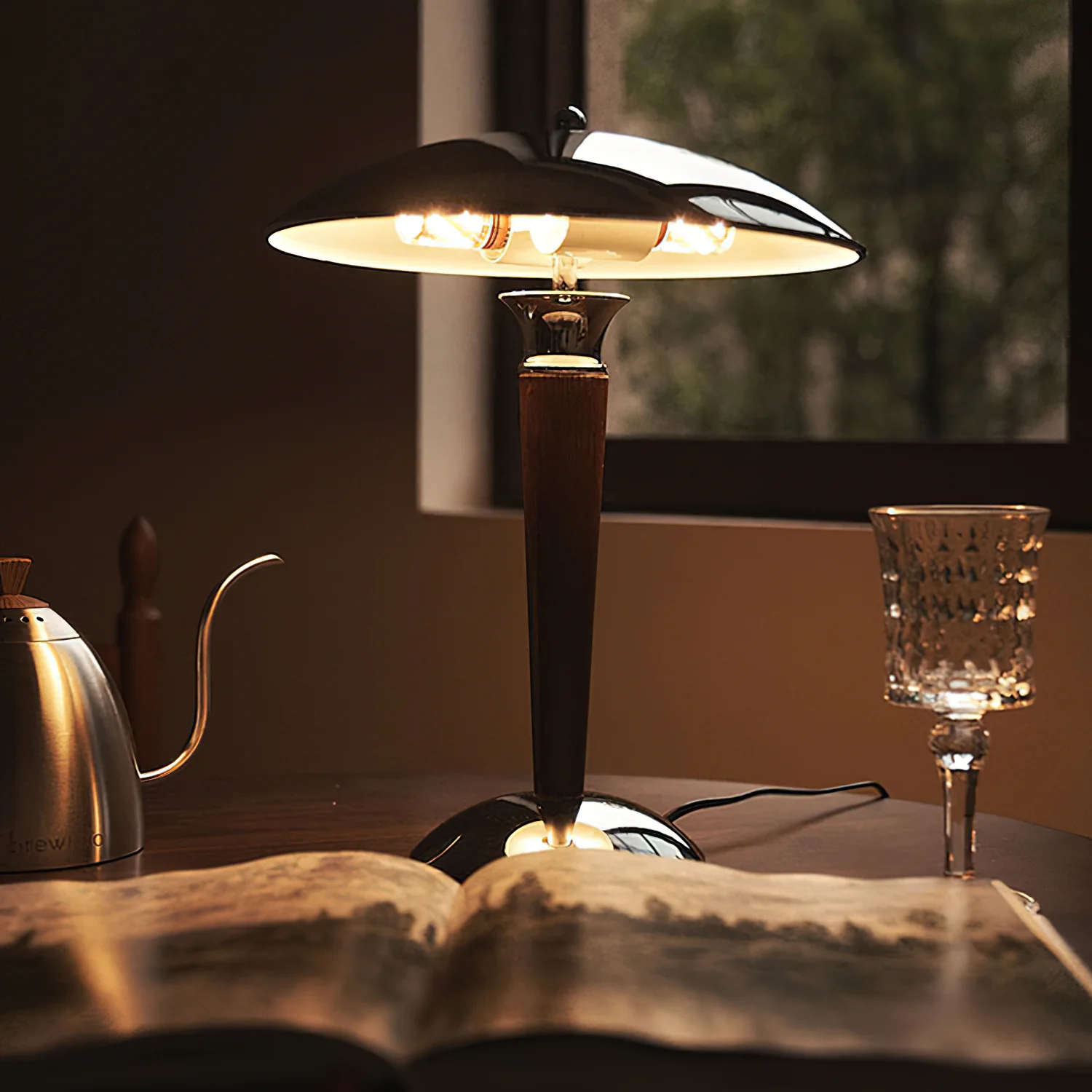 Helmet Table Lamp - Image 10