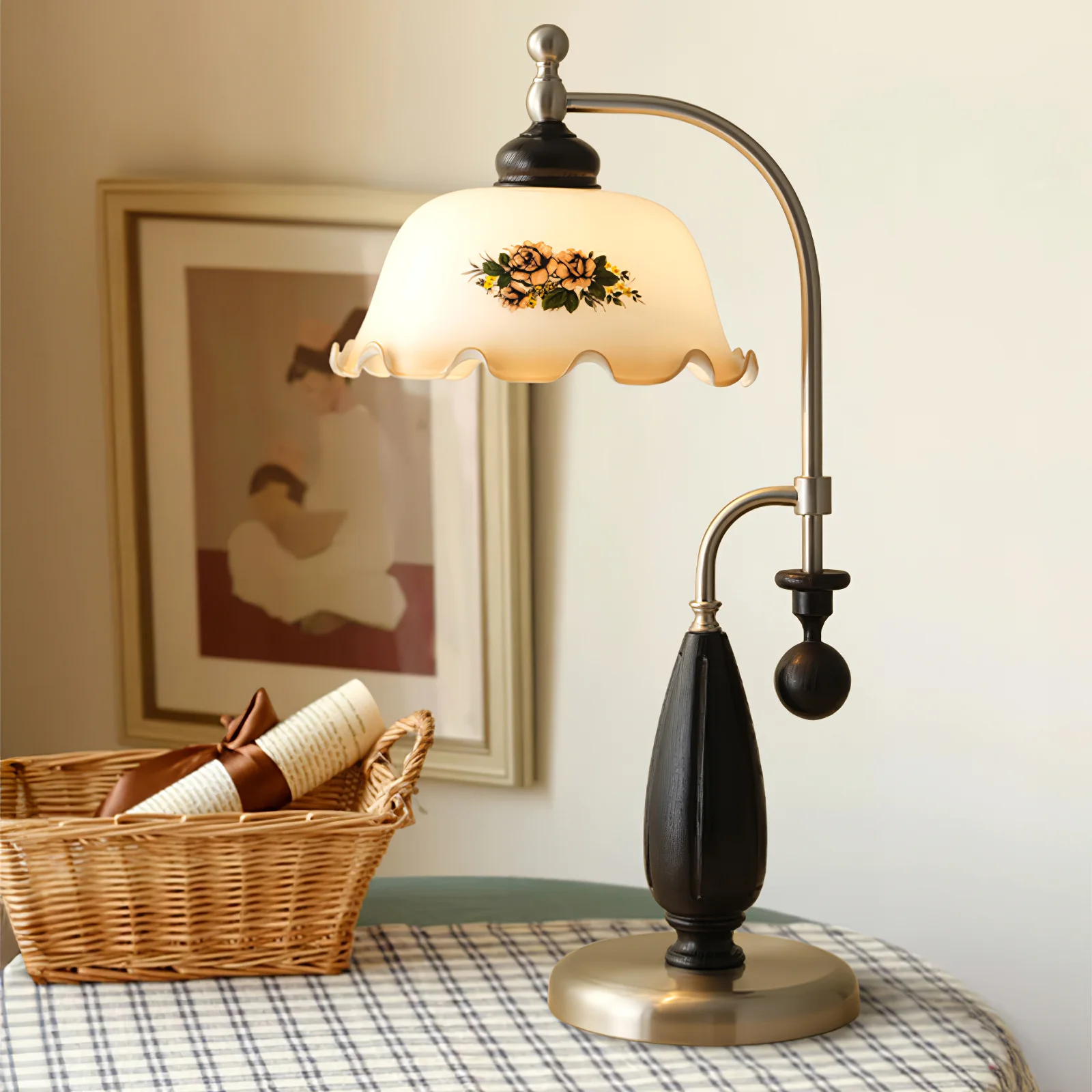 Heritage Bloom Table Lamp - Image 17