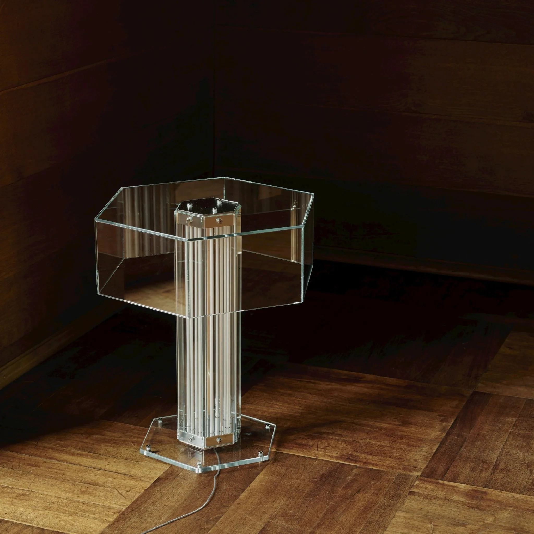 Hexagonal Glass Table Lamp - Image 8