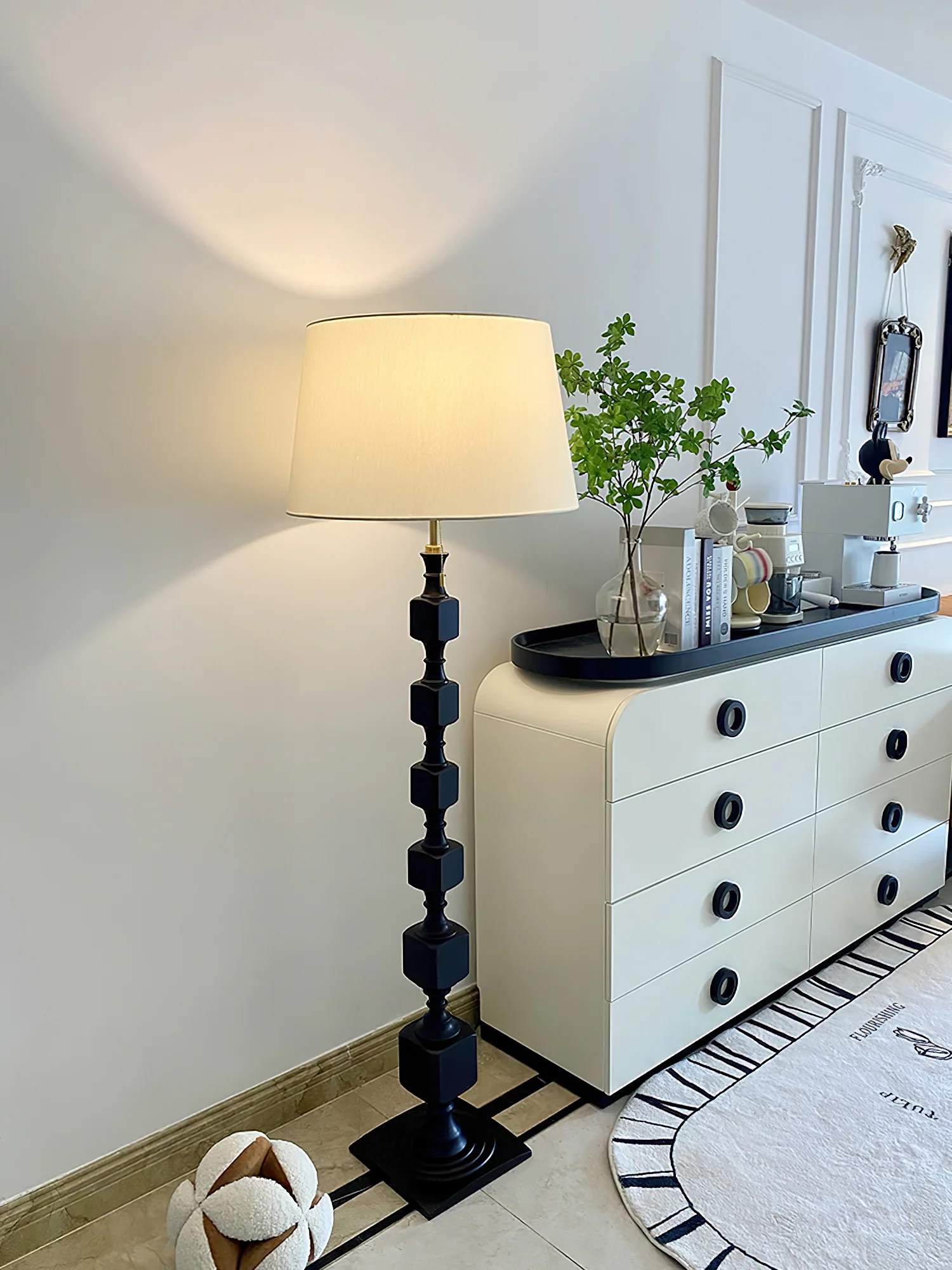 Hexas Floor Lamp - Image 36