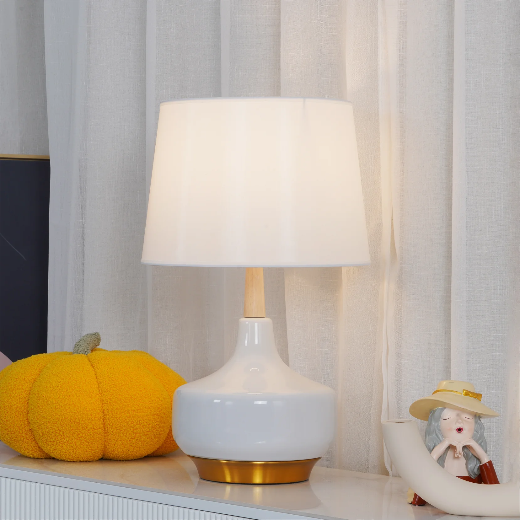 Hilo Table Lamp - Image 2
