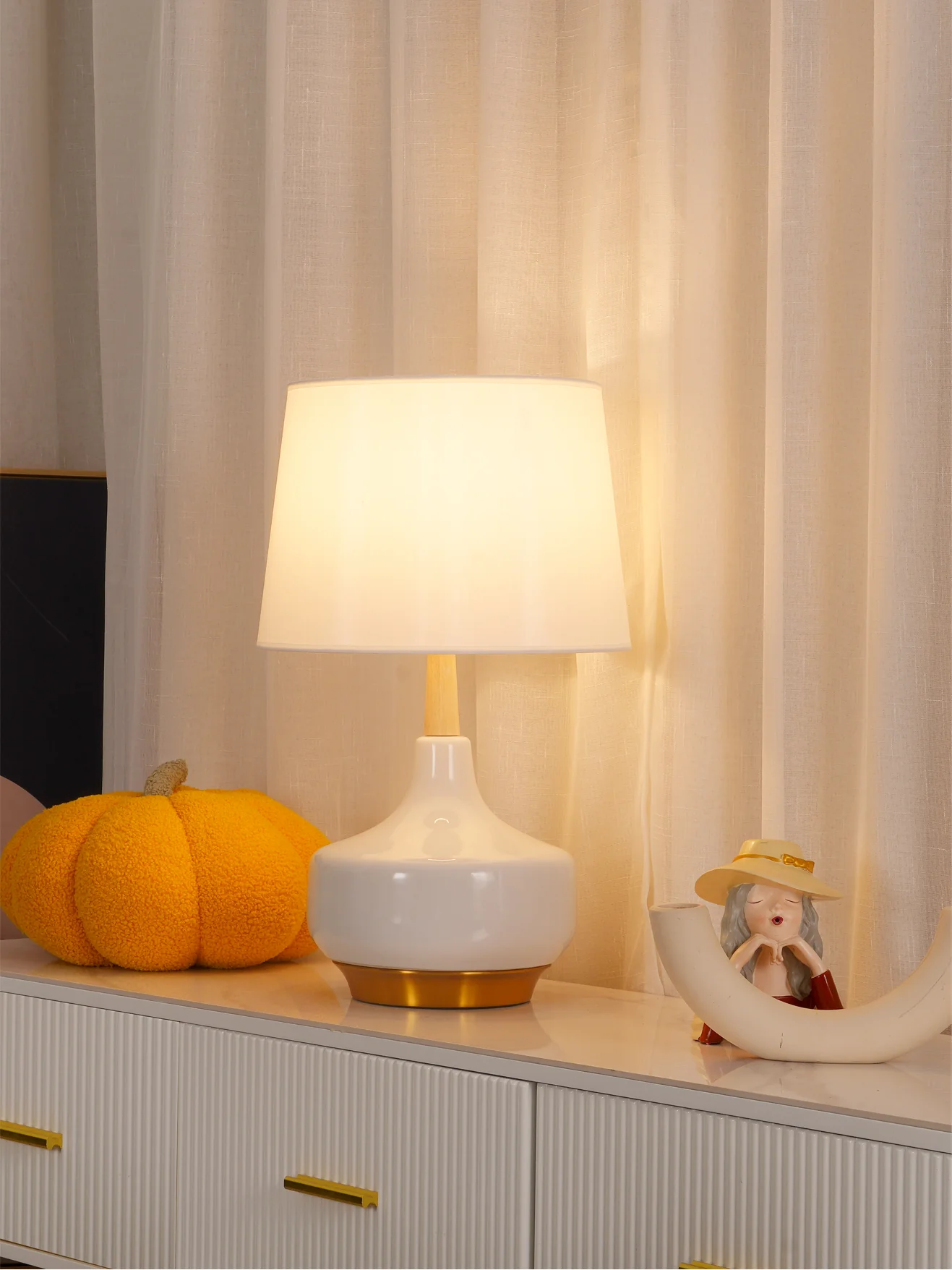 Hilo Table Lamp - Image 8