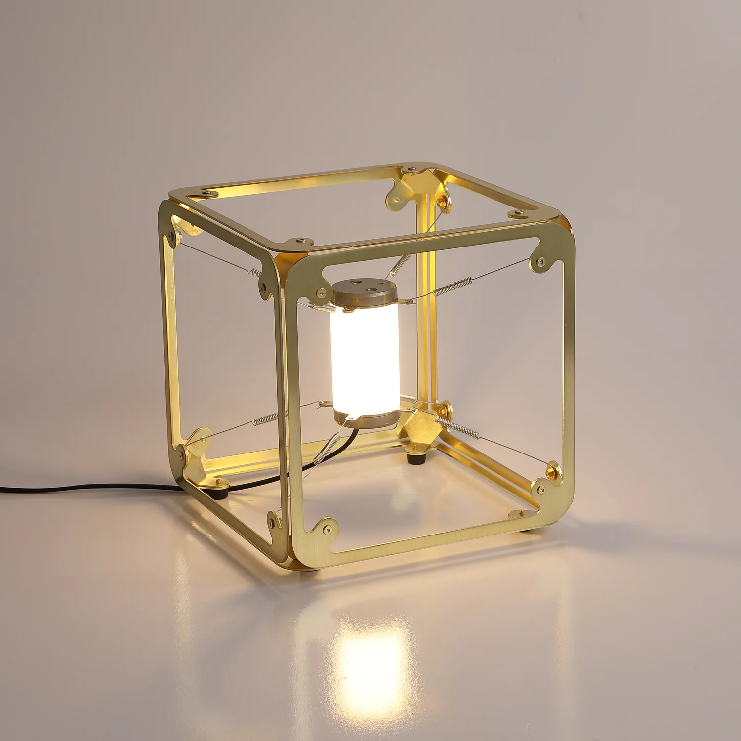 Hyperqube Table Lamp - Image 10
