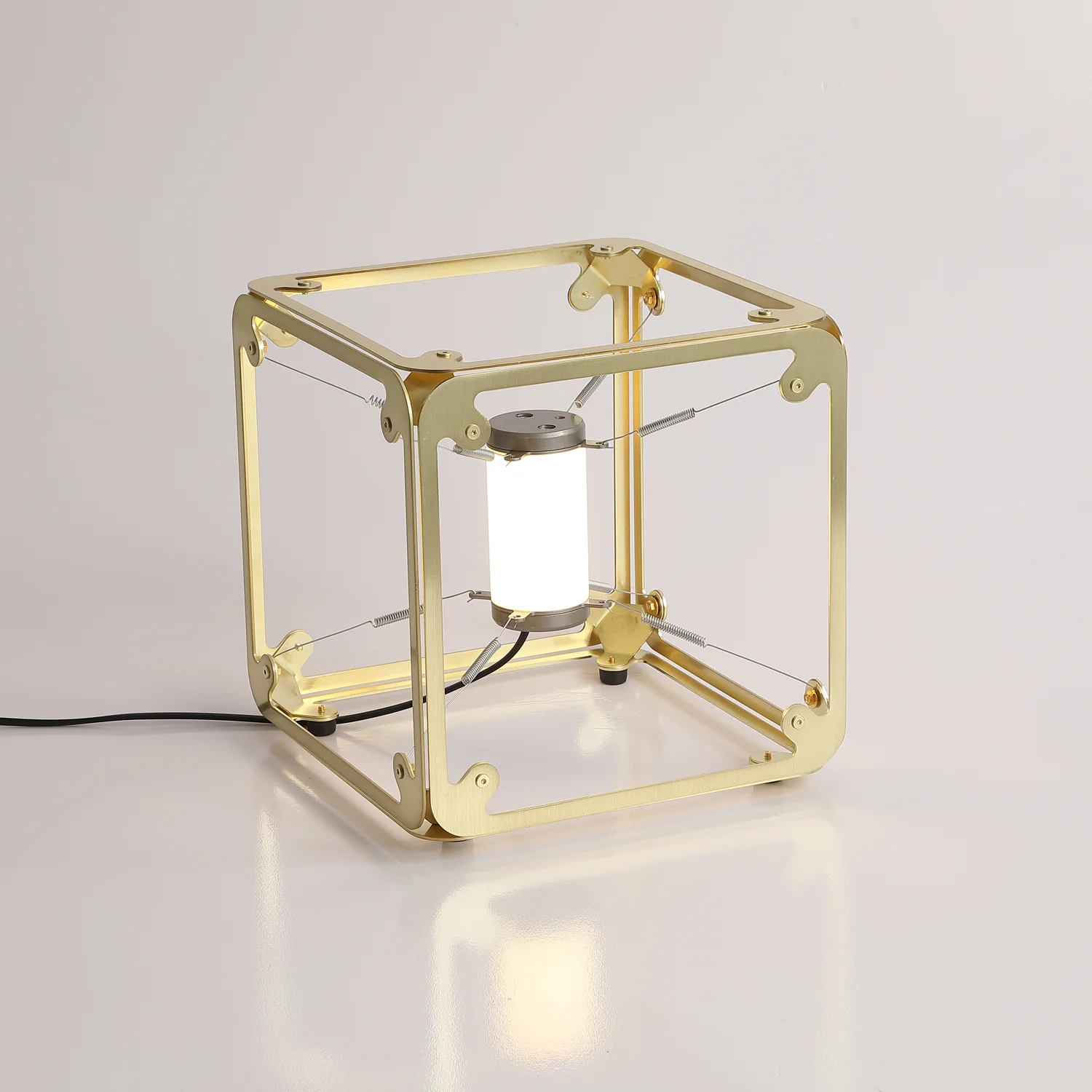 Hyperqube Table Lamp - Image 11