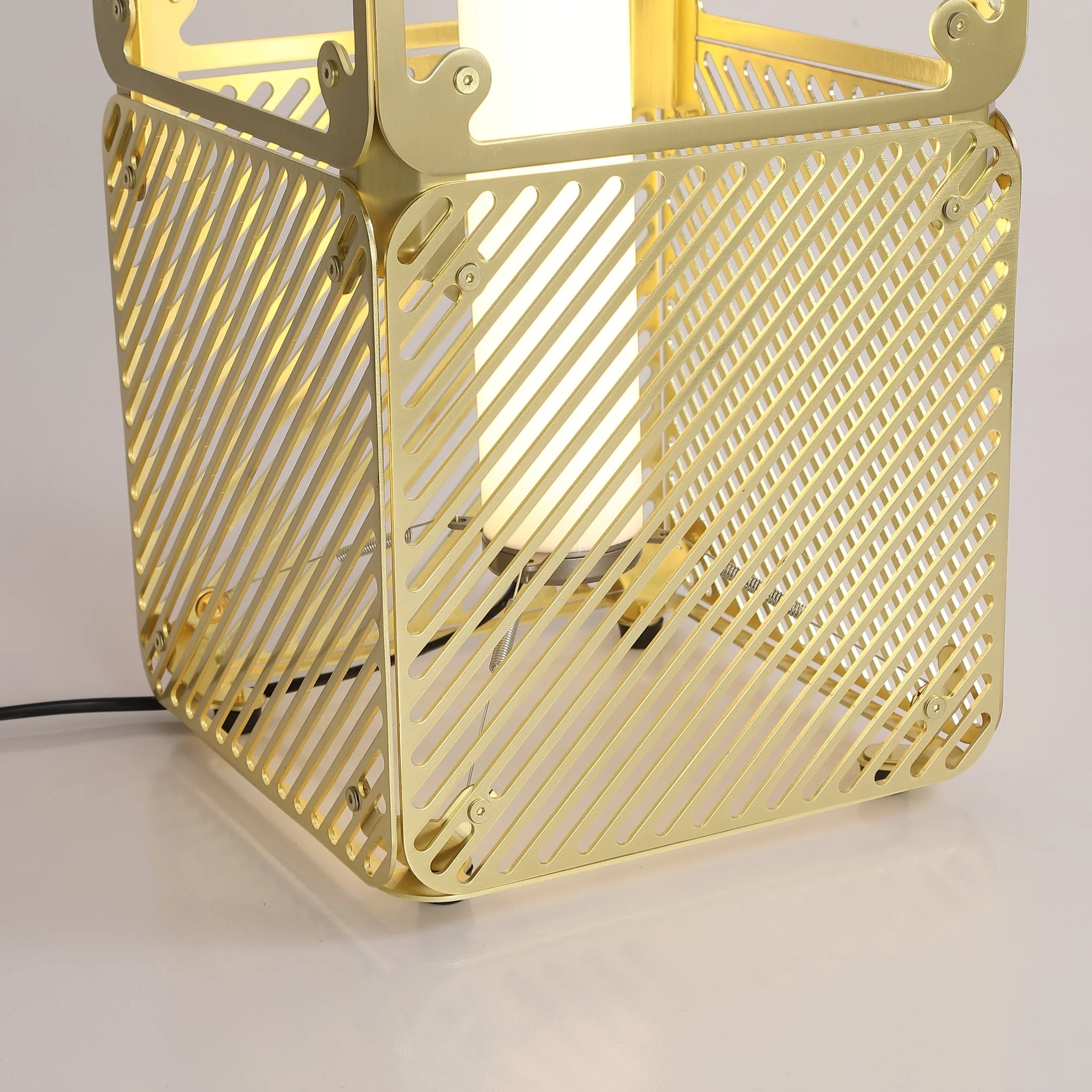 Hyperqube Table Lamp - Image 14